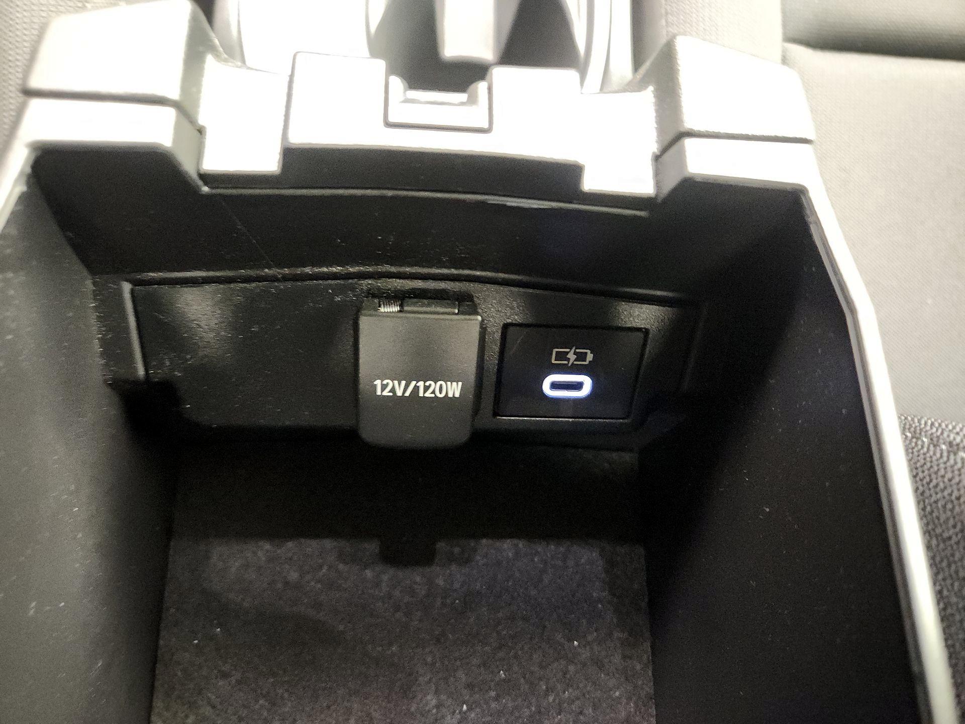 Thumbnail: 2025 Toyota Corolla - 18