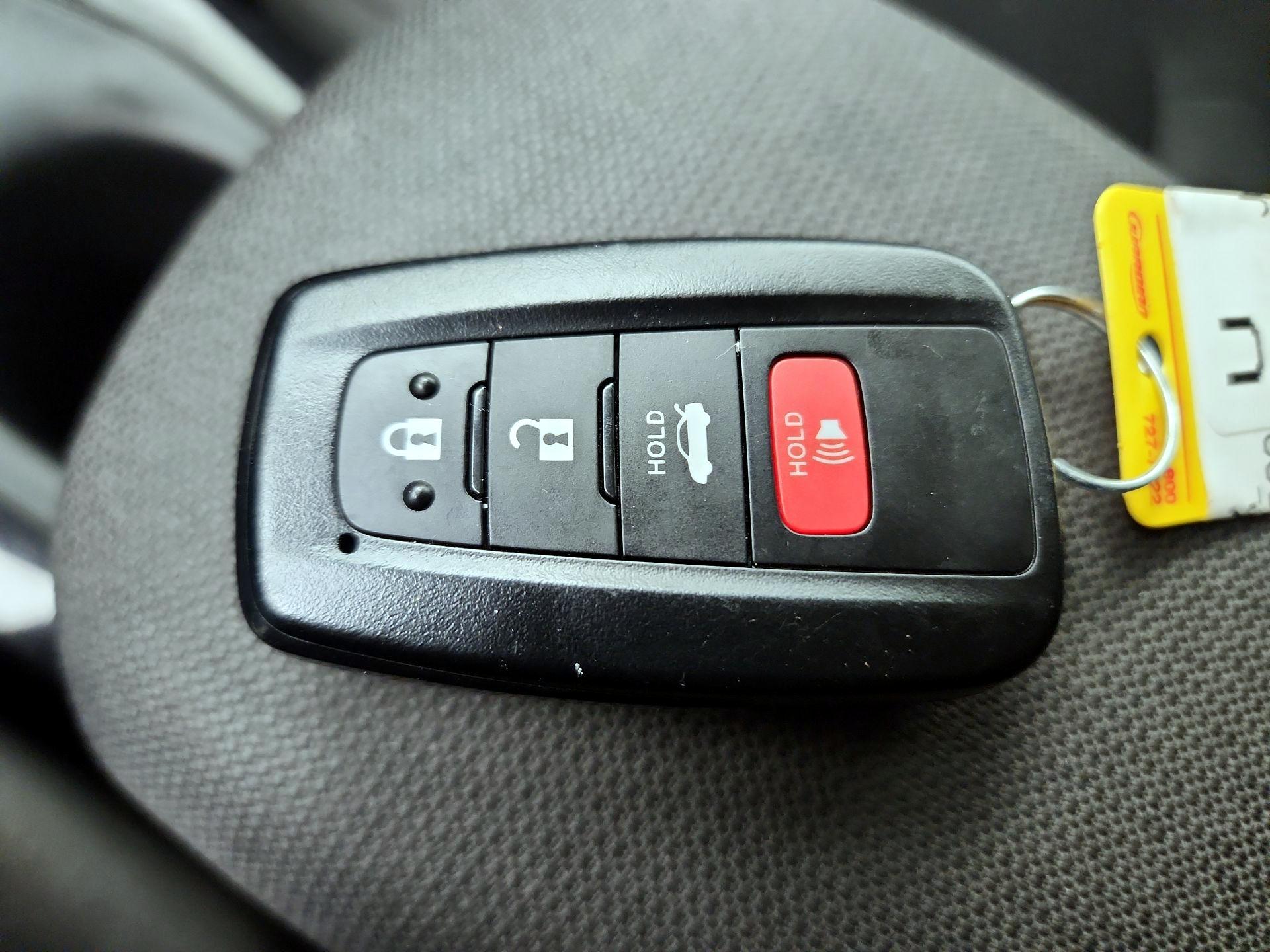 Thumbnail: 2021 Toyota Corolla - 18