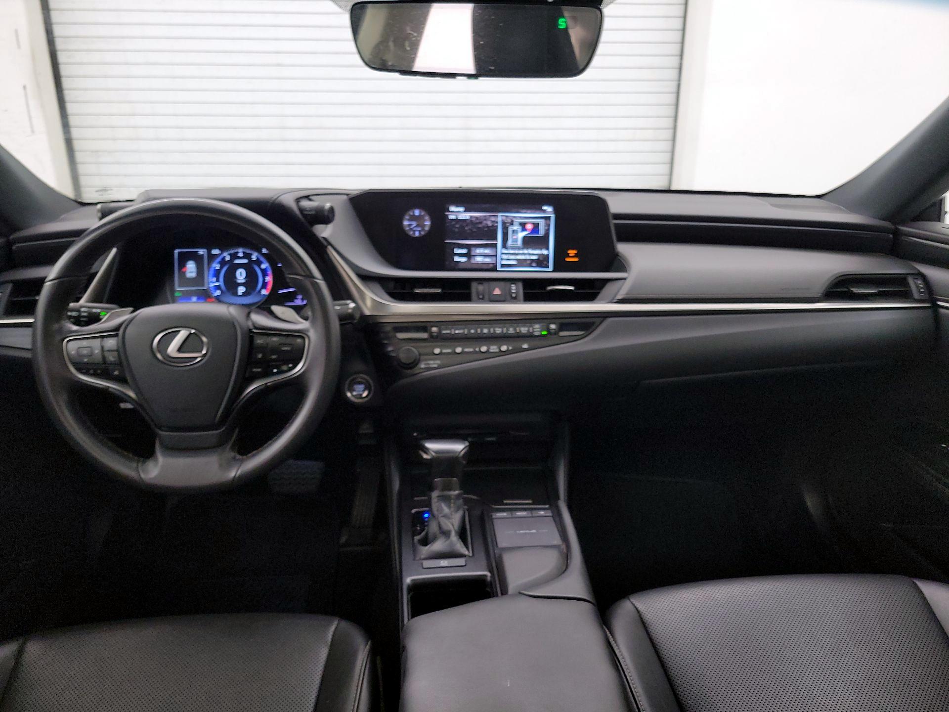 Thumbnail: 2020 Lexus ES - 9