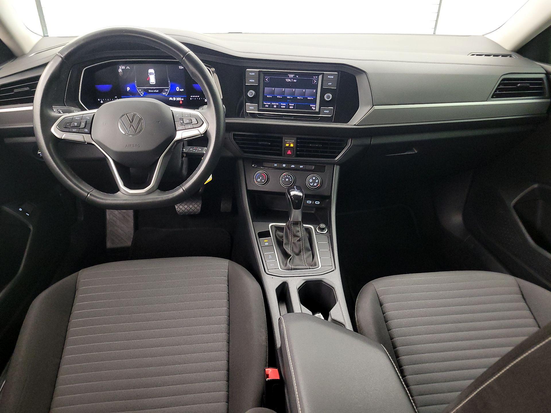 Thumbnail: 2024 Volkswagen Jetta - 9