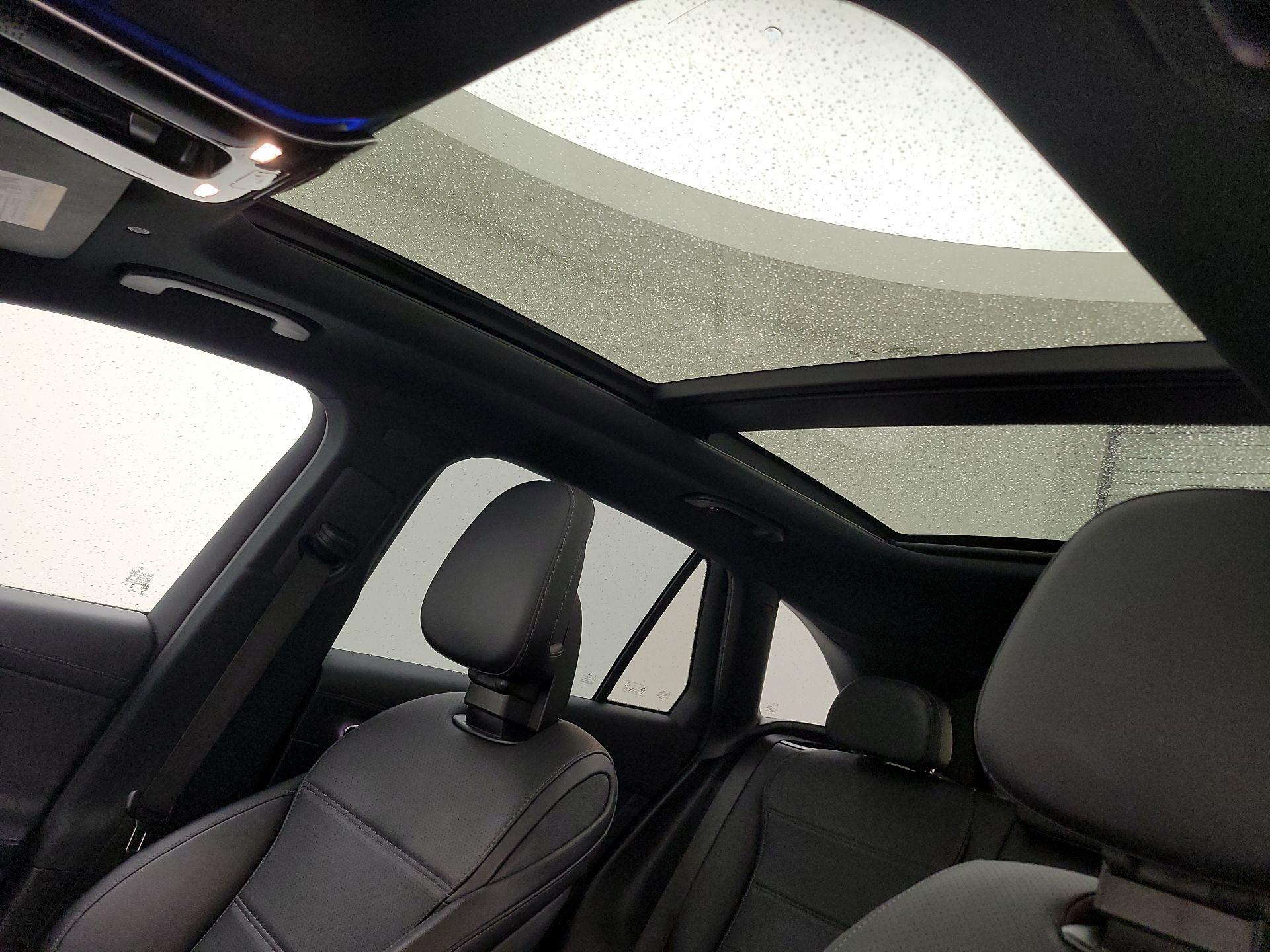 Thumbnail: 2024 Mercedes-Benz GLC - 19