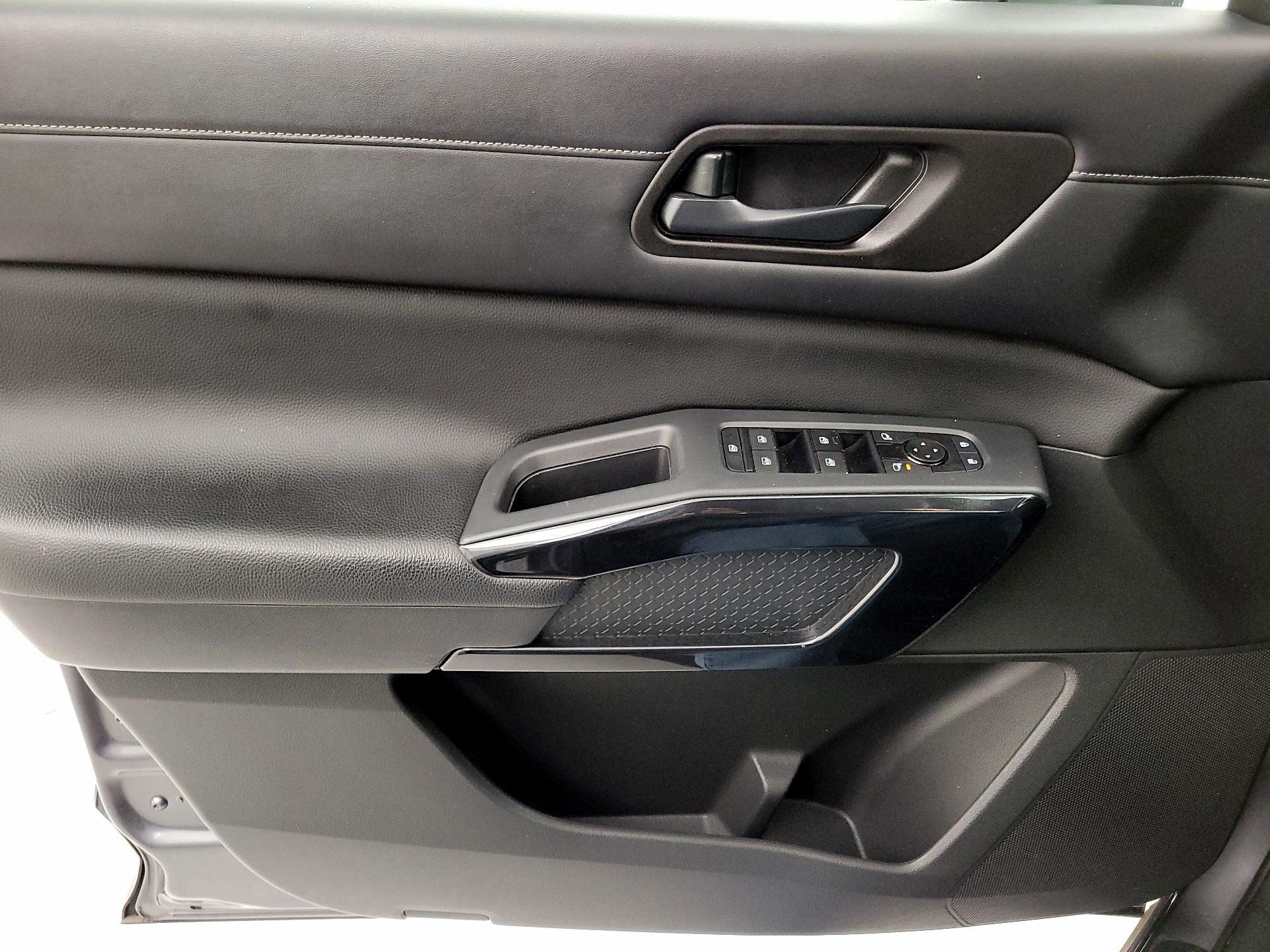 Thumbnail: 2023 Nissan Pathfinder - 12