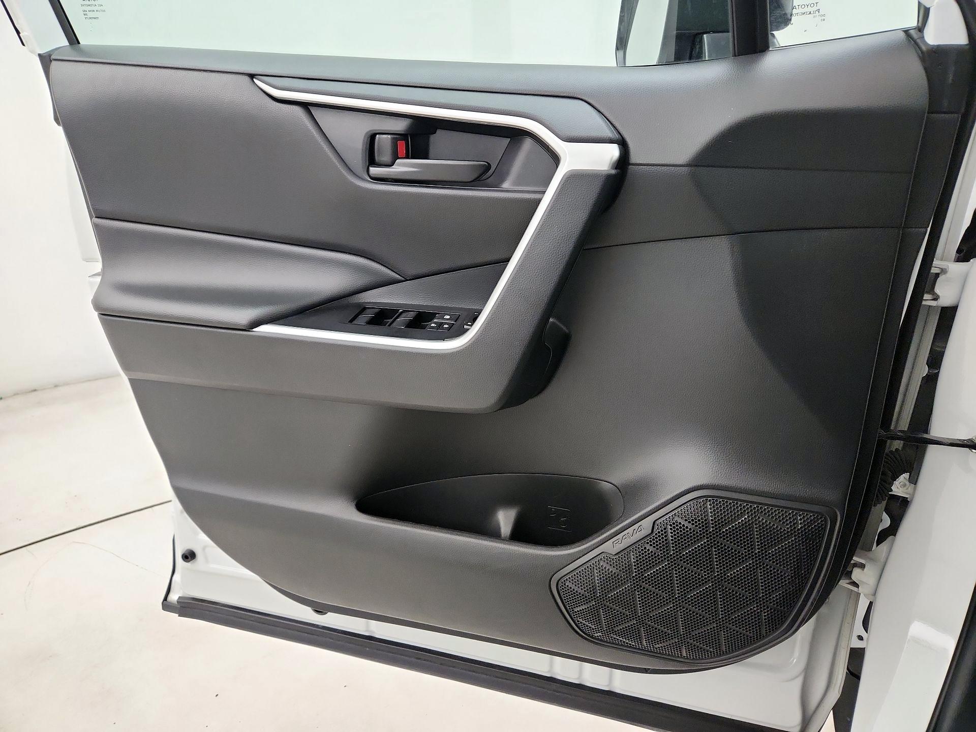 Thumbnail: 2024 Toyota RAV4 - 12