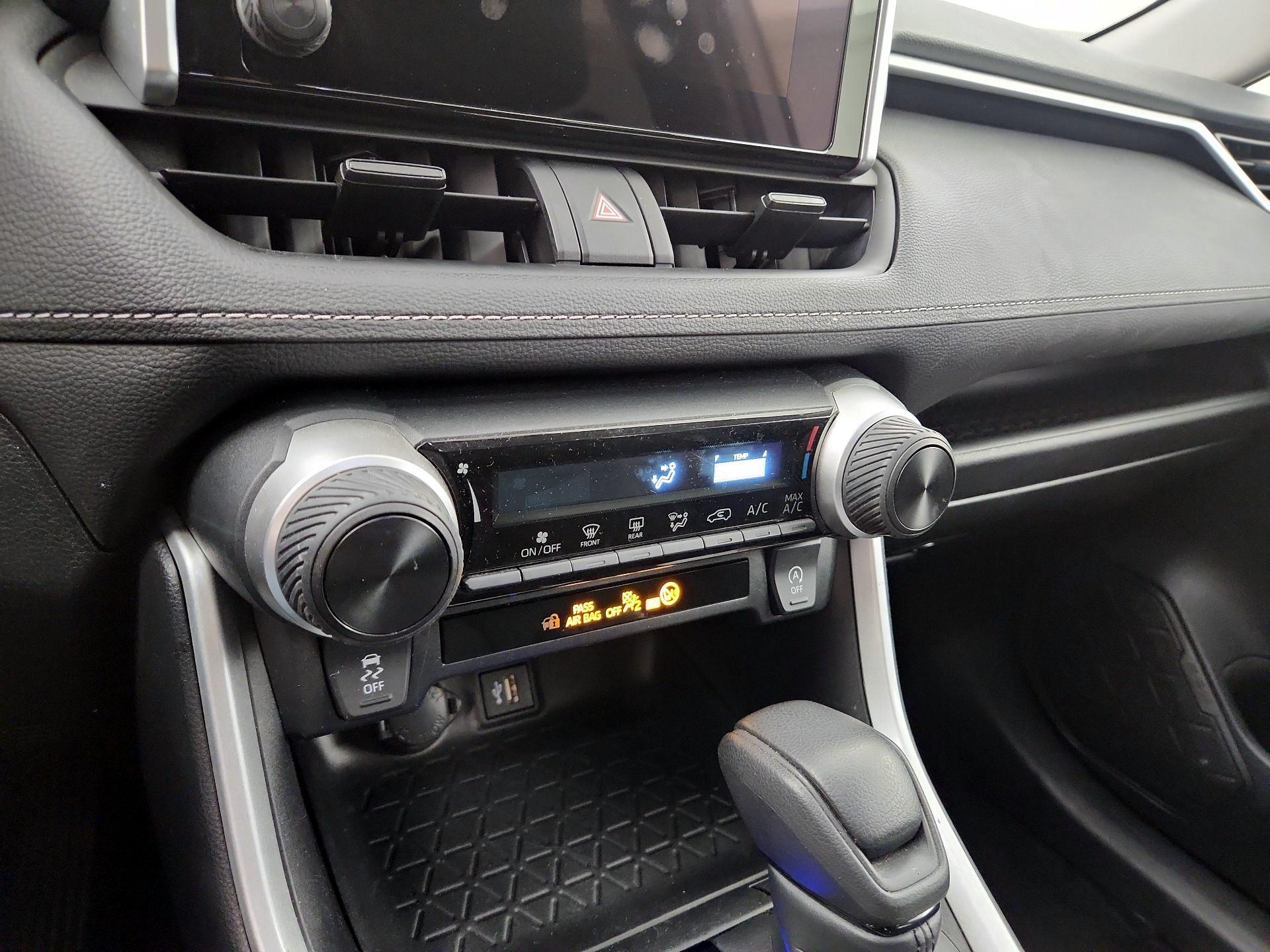 Thumbnail: 2024 Toyota RAV4 - 14