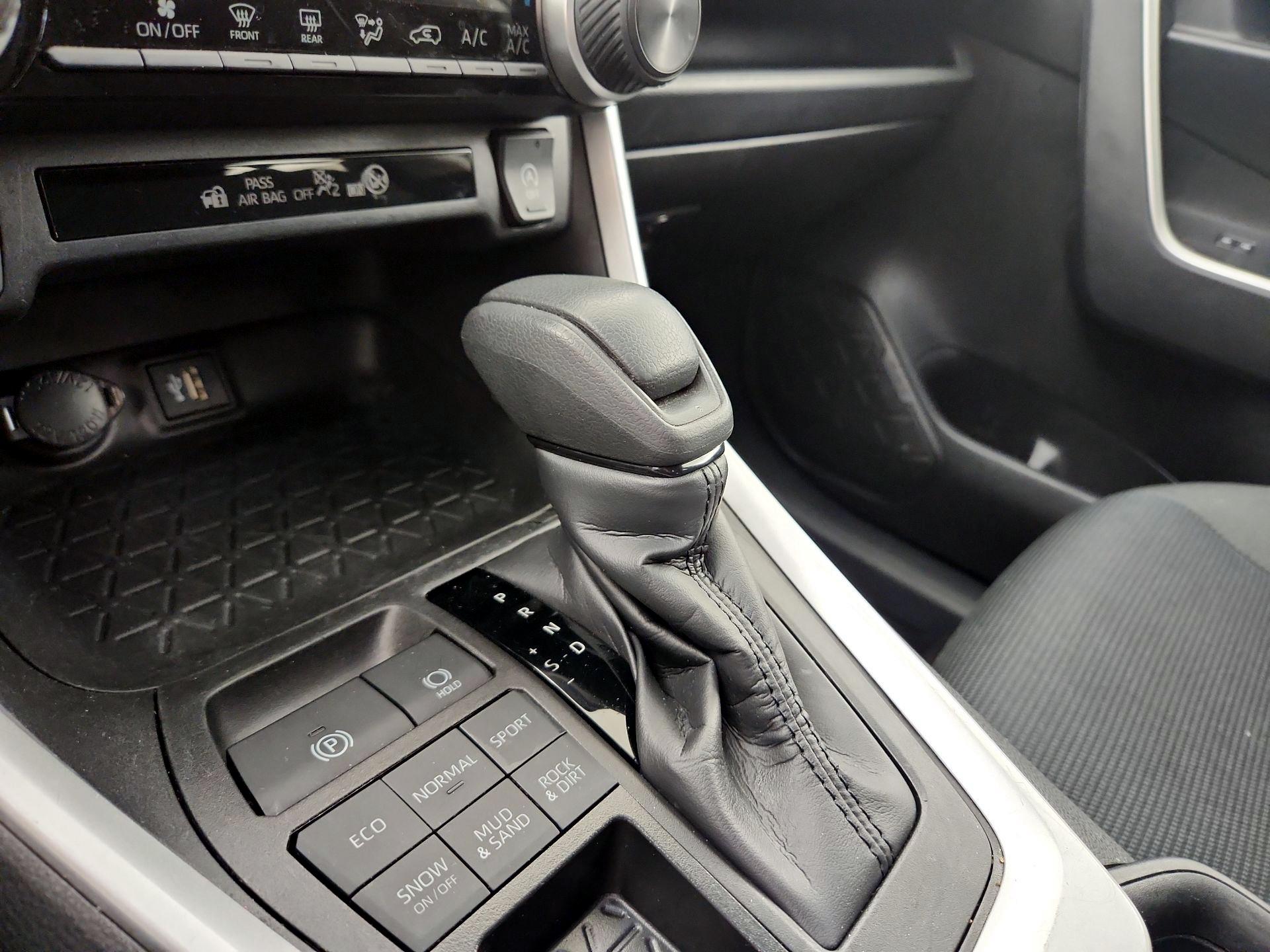 Thumbnail: 2024 Toyota RAV4 - 15