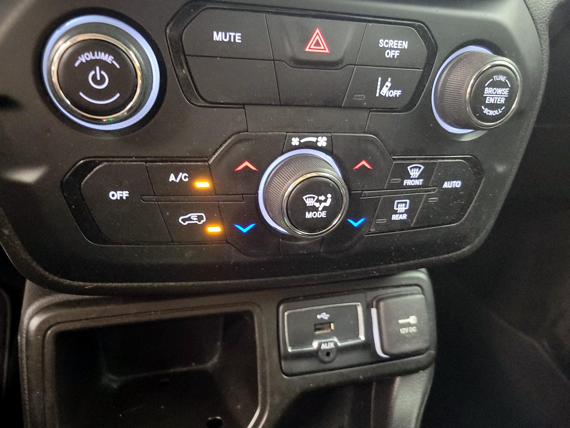 Thumbnail: 2021 Jeep Renegade - 16
