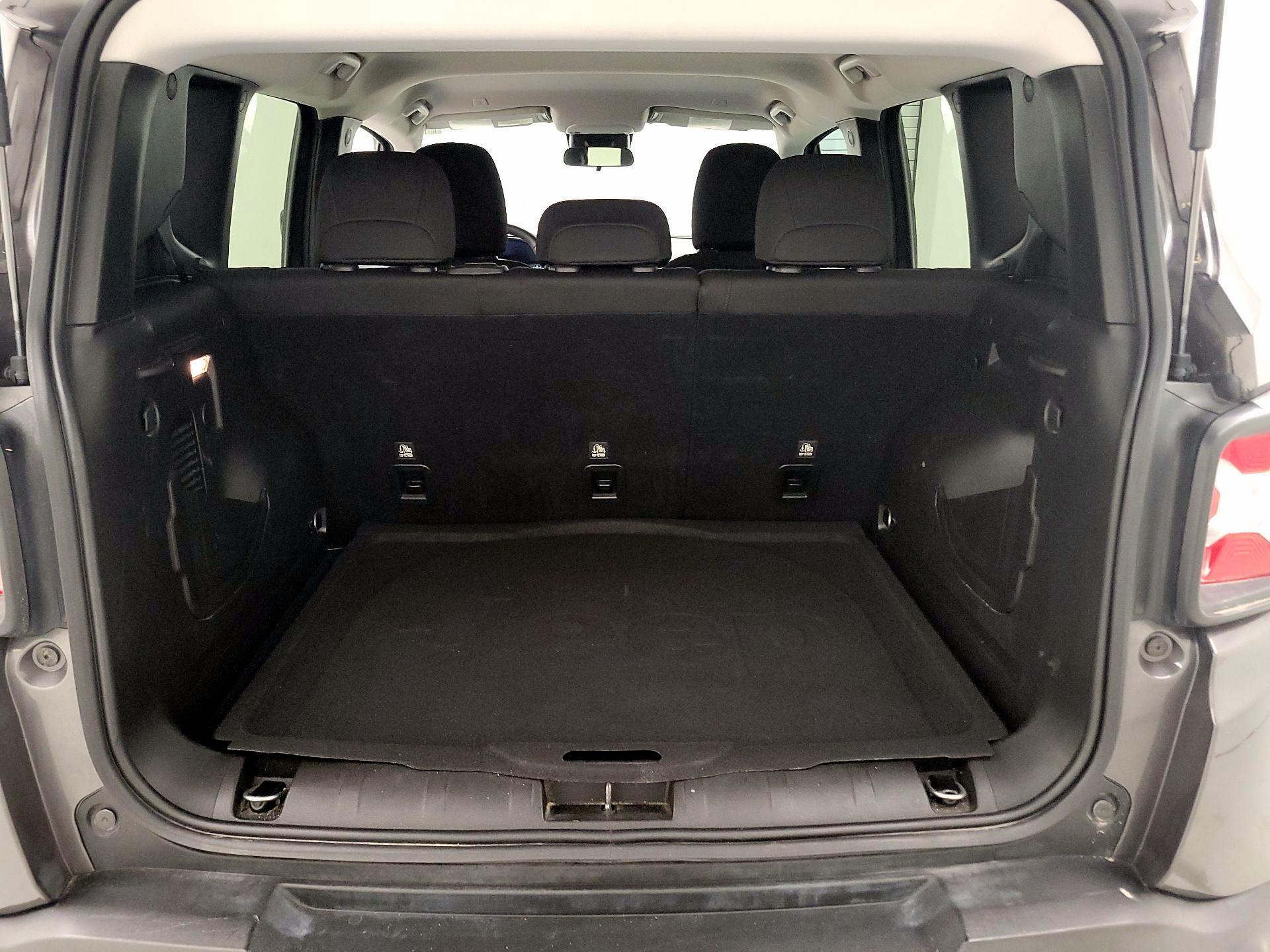 Thumbnail: 2021 Jeep Renegade - 20