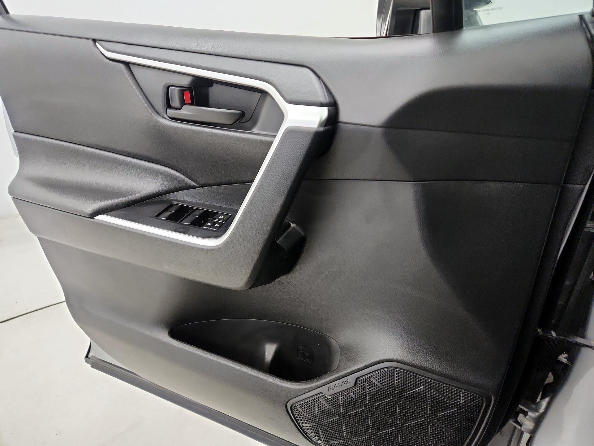 Thumbnail: 2024 Toyota RAV4 - 12