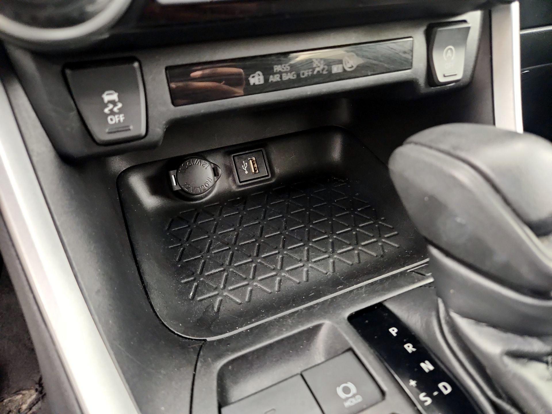 Thumbnail: 2024 Toyota RAV4 - 18