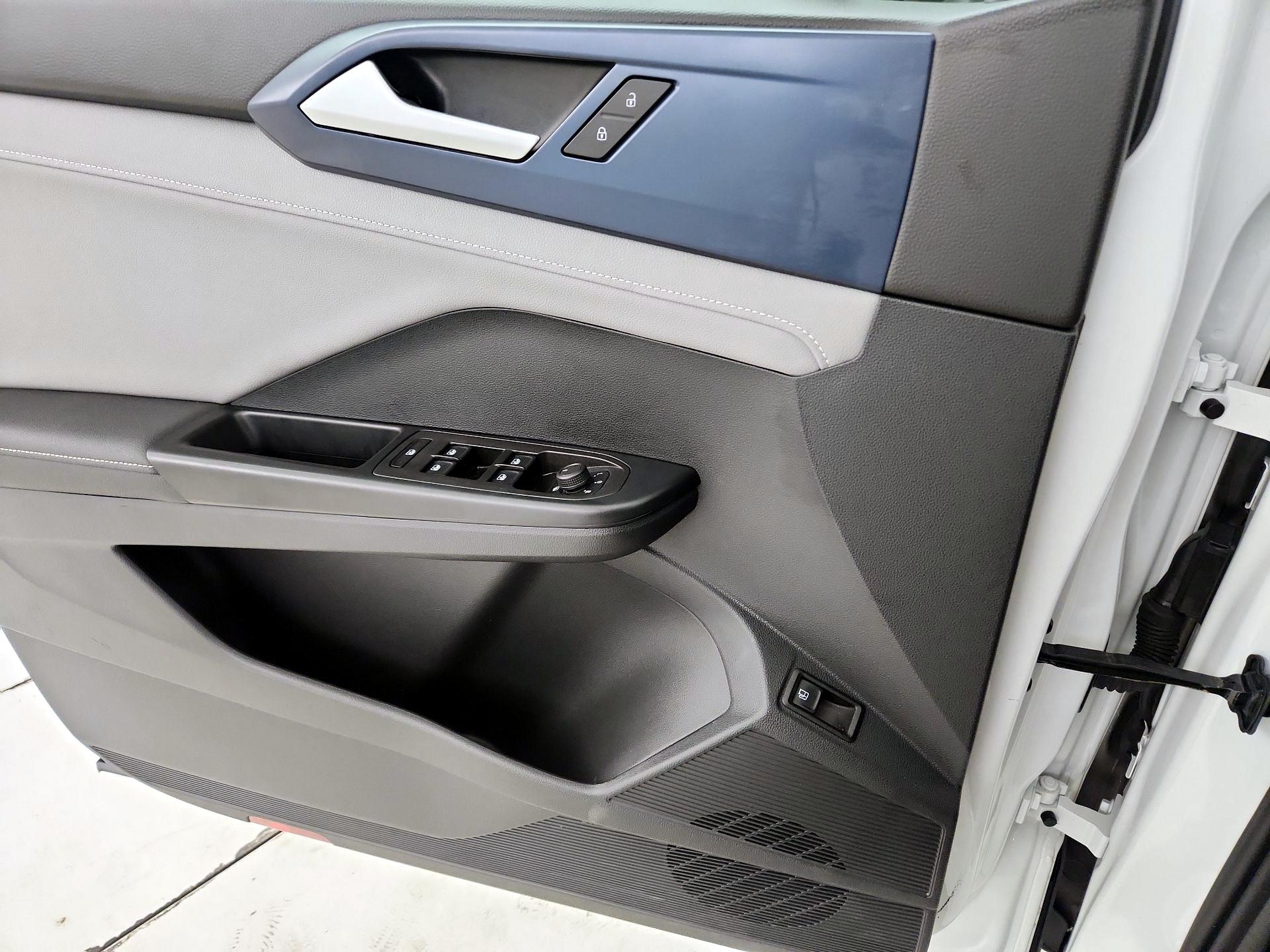 Thumbnail: 2024 Volkswagen Taos - 12