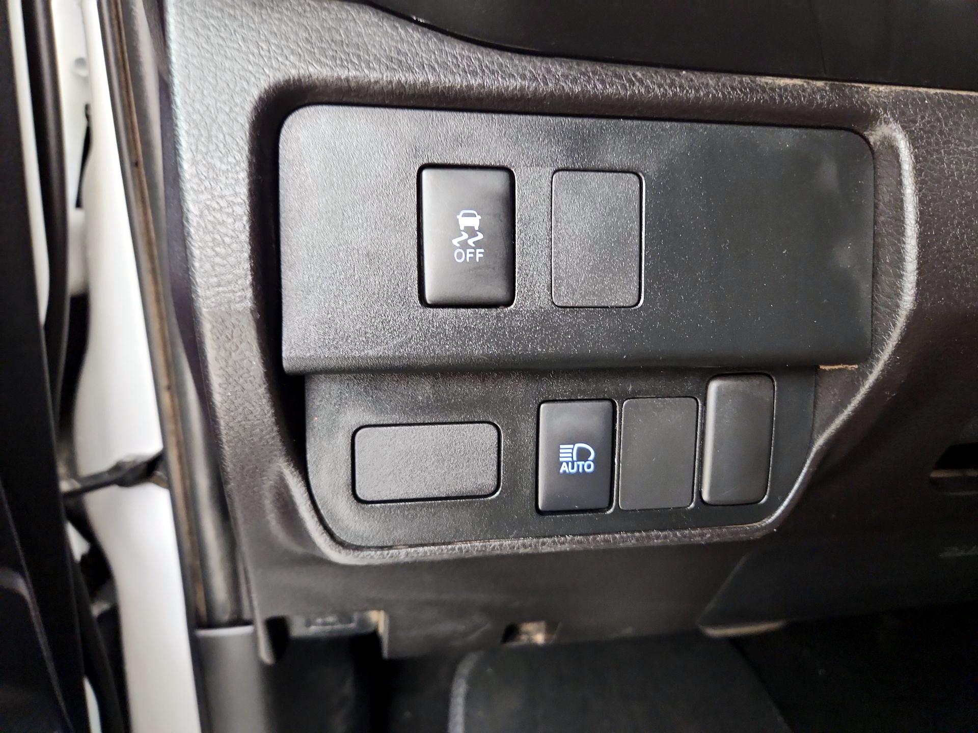 Thumbnail: 2021 Toyota Tacoma - 13