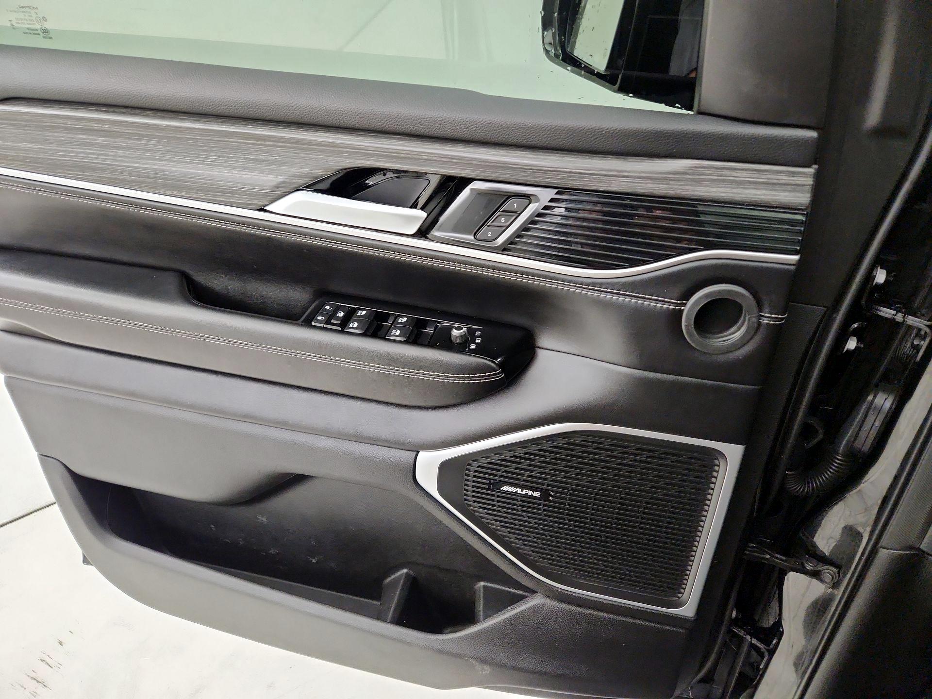 Thumbnail: 2023 Jeep Wagoneer - 12