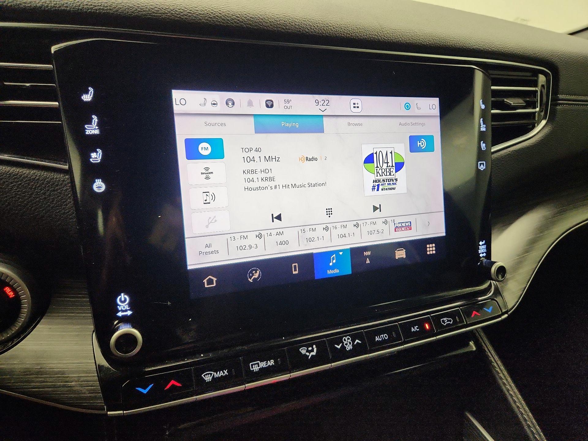 Thumbnail: 2023 Jeep Wagoneer - 16