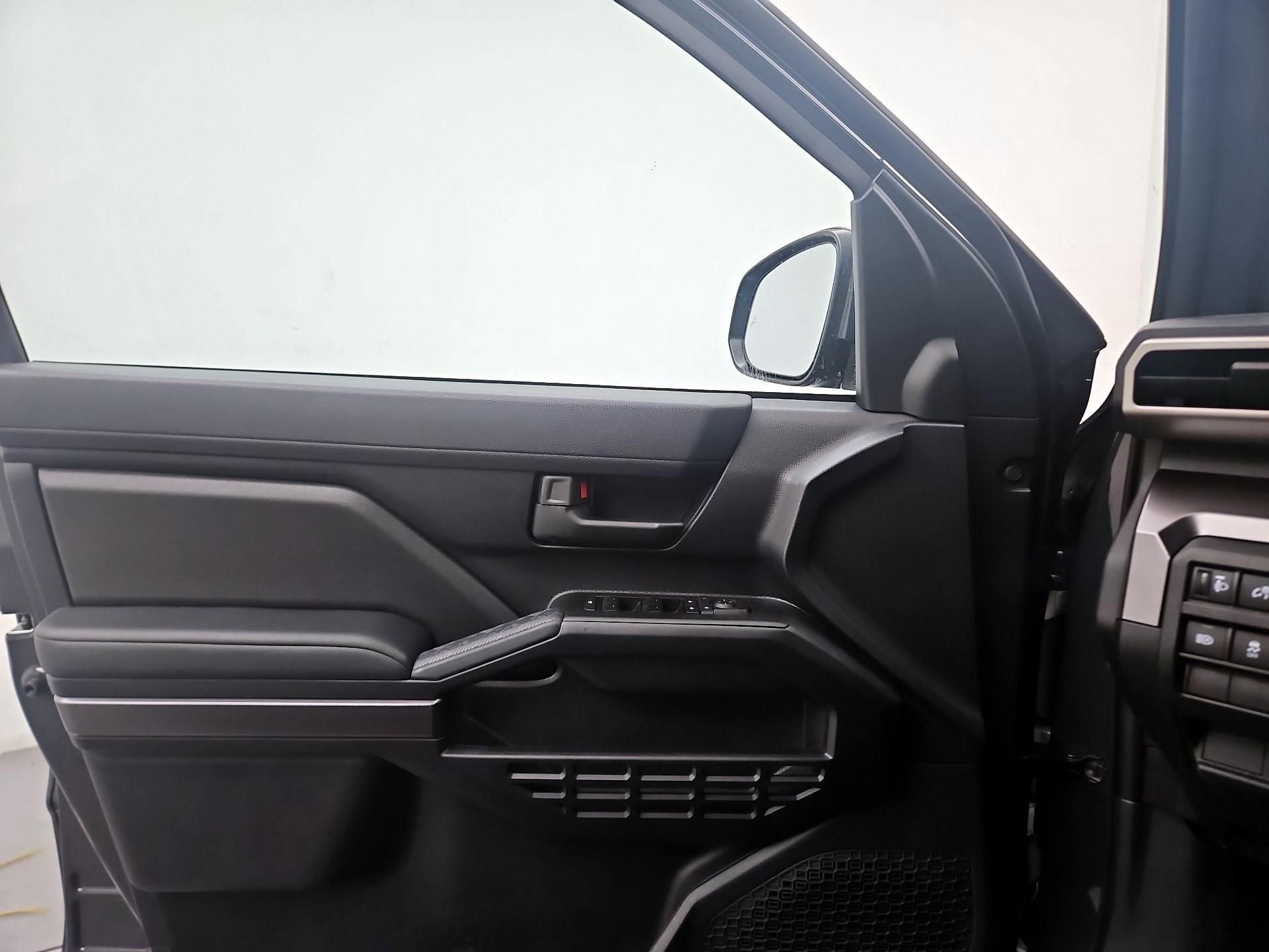 Thumbnail: 2025 Toyota 4Runner - 12