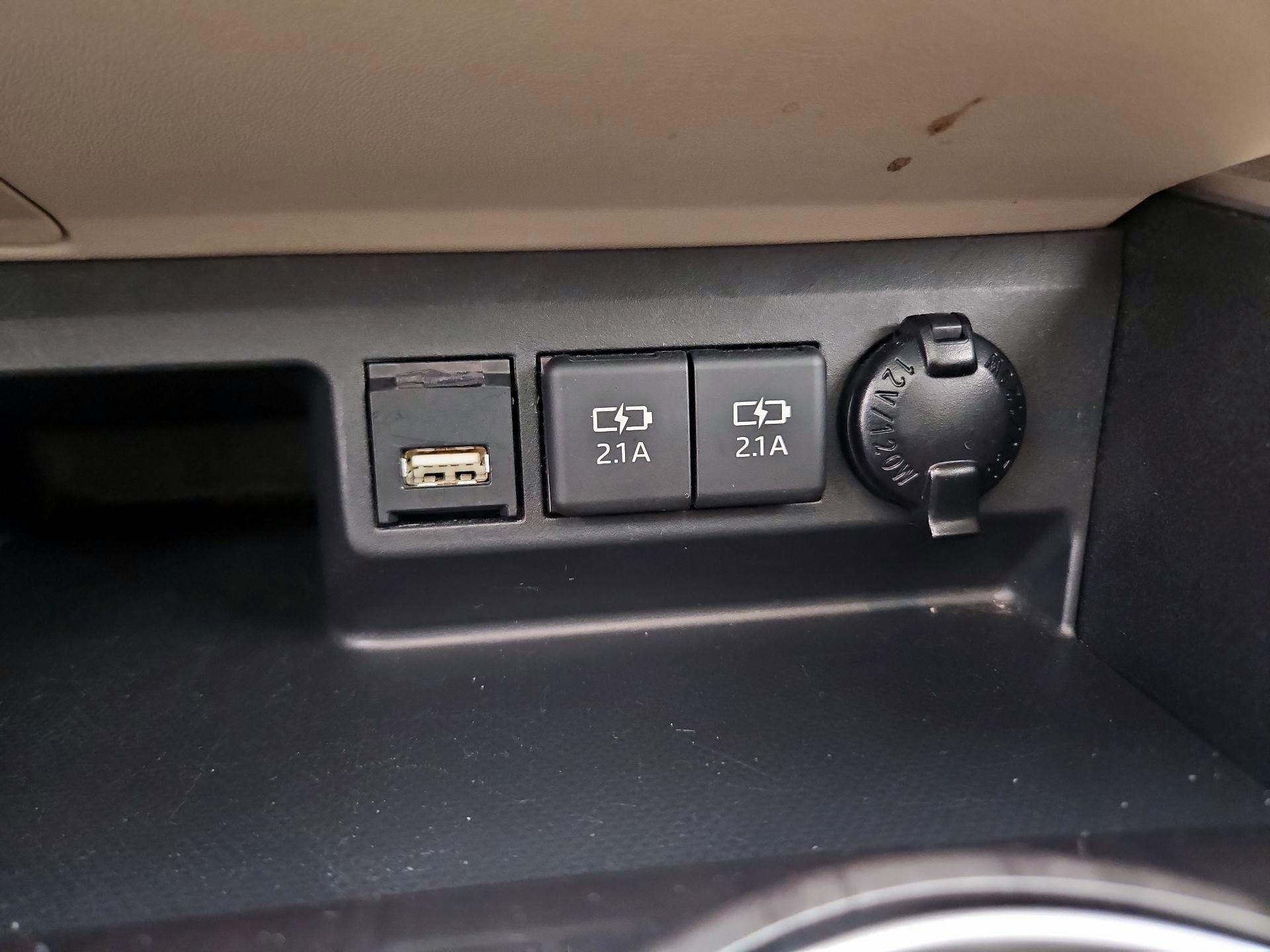 Thumbnail: 2020 Toyota Highlander - 18