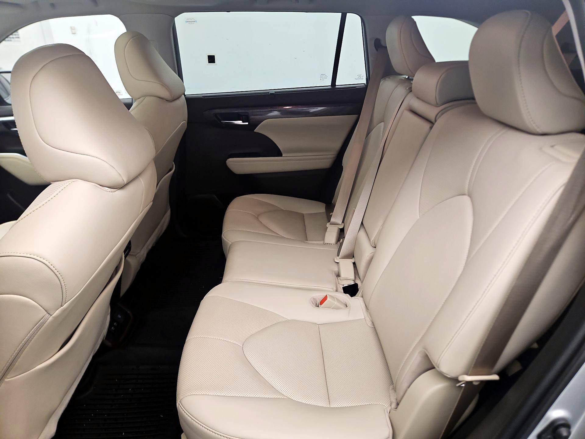 Thumbnail: 2020 Toyota Highlander - 20