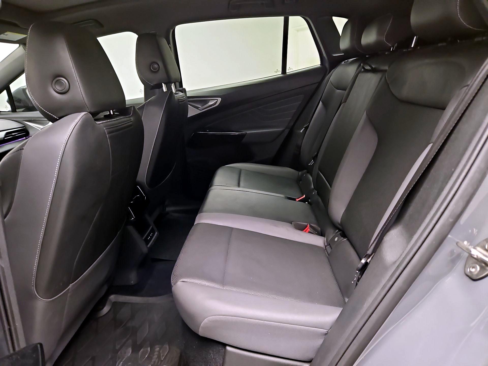 Thumbnail: 2023 Volkswagen ID.4 - 17