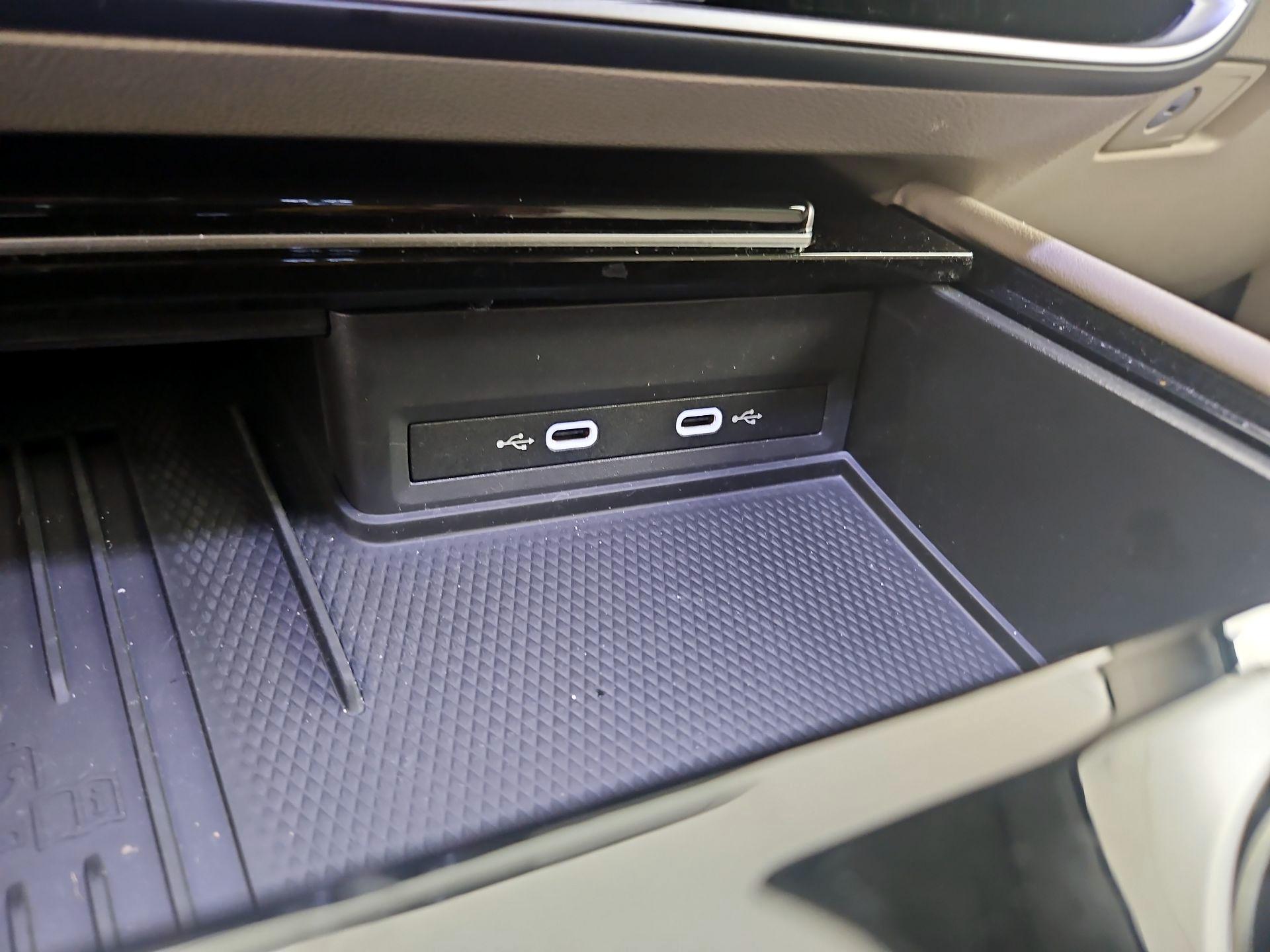 Thumbnail: 2025 Volkswagen Atlas - 18