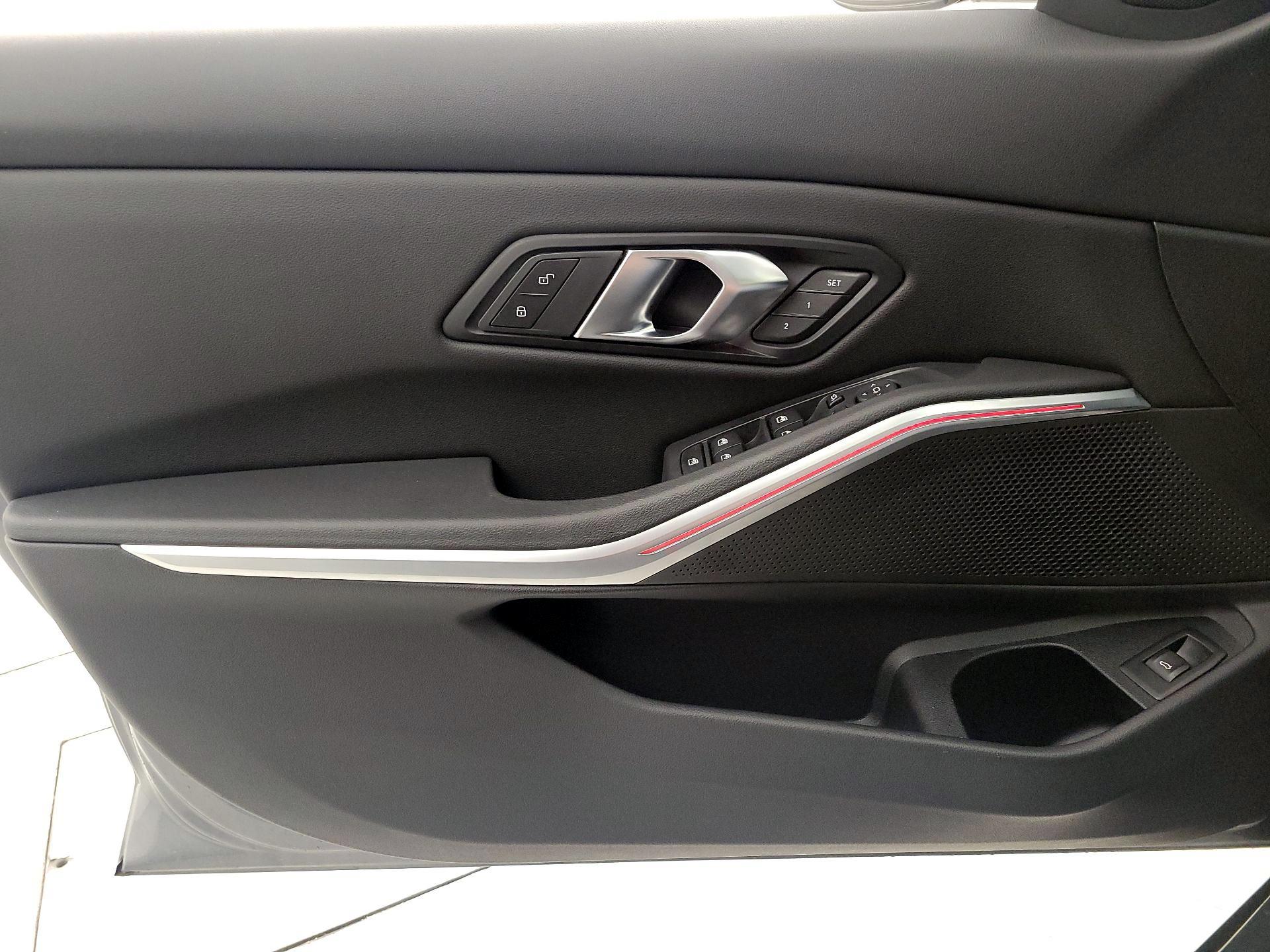 Thumbnail: 2024 BMW 3 Series - 12