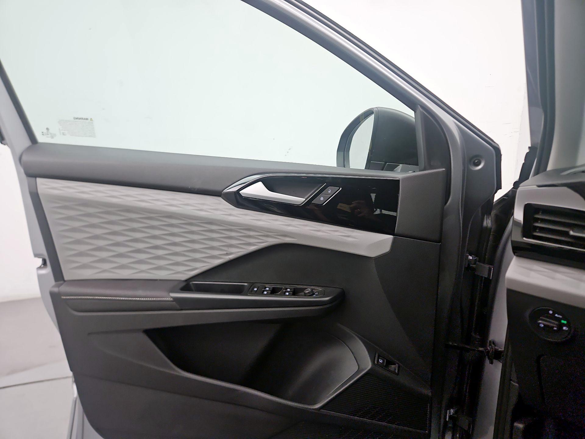 Thumbnail: 2024 Volkswagen Taos - 12