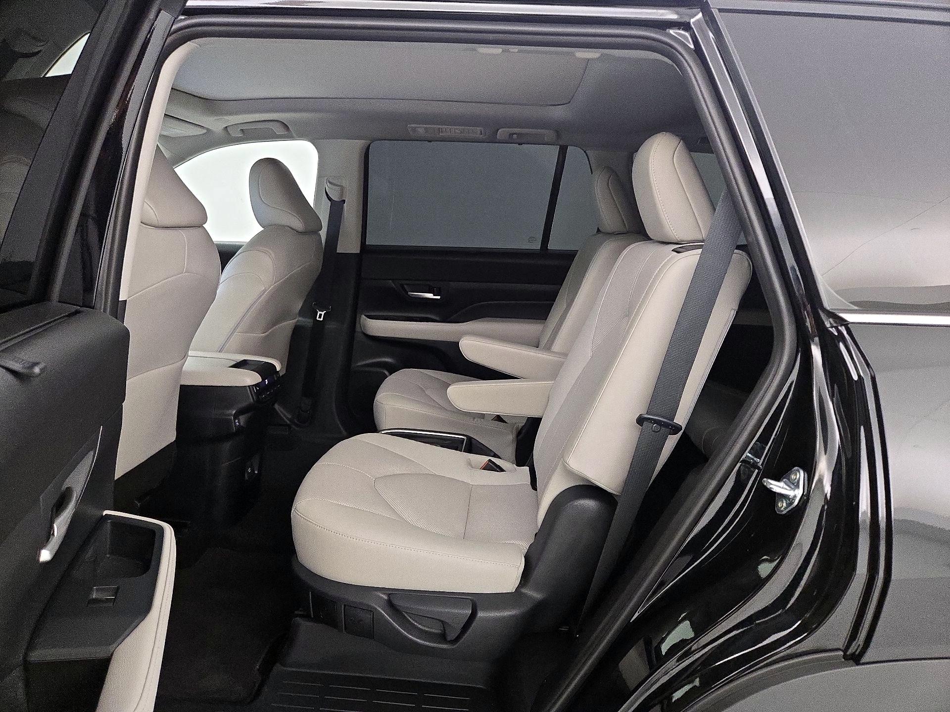 Thumbnail: 2026 Toyota Grand Highlander - 20