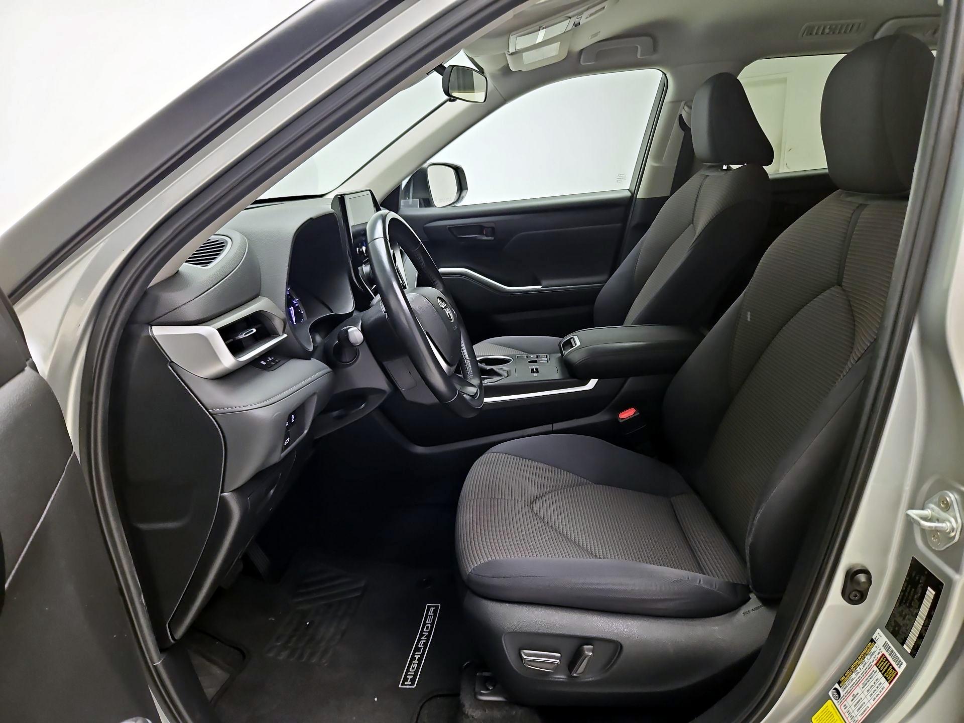 Thumbnail: 2024 Toyota Highlander - 11