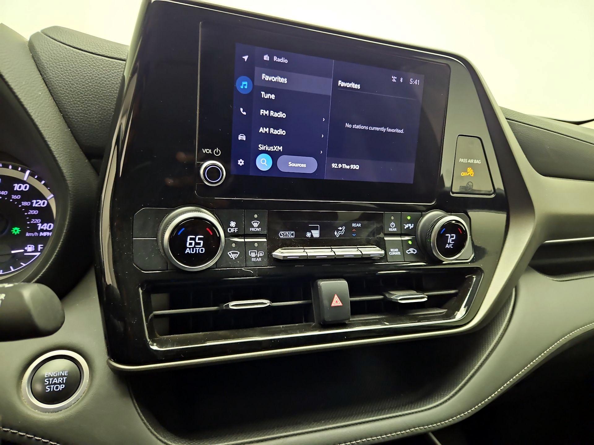 Thumbnail: 2024 Toyota Highlander - 15