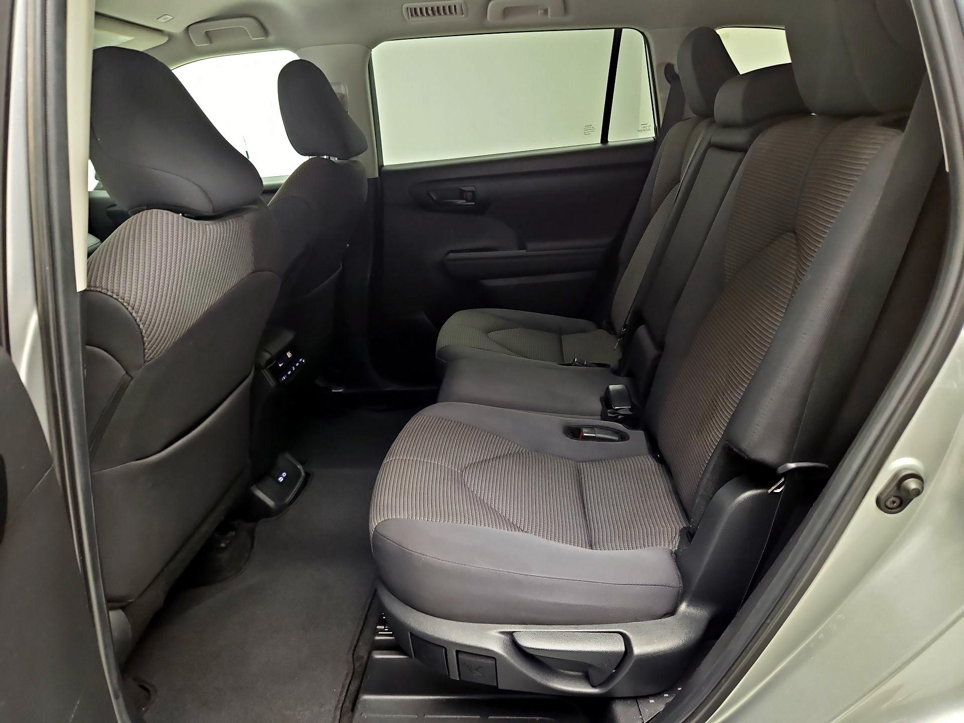 Thumbnail: 2024 Toyota Highlander - 17