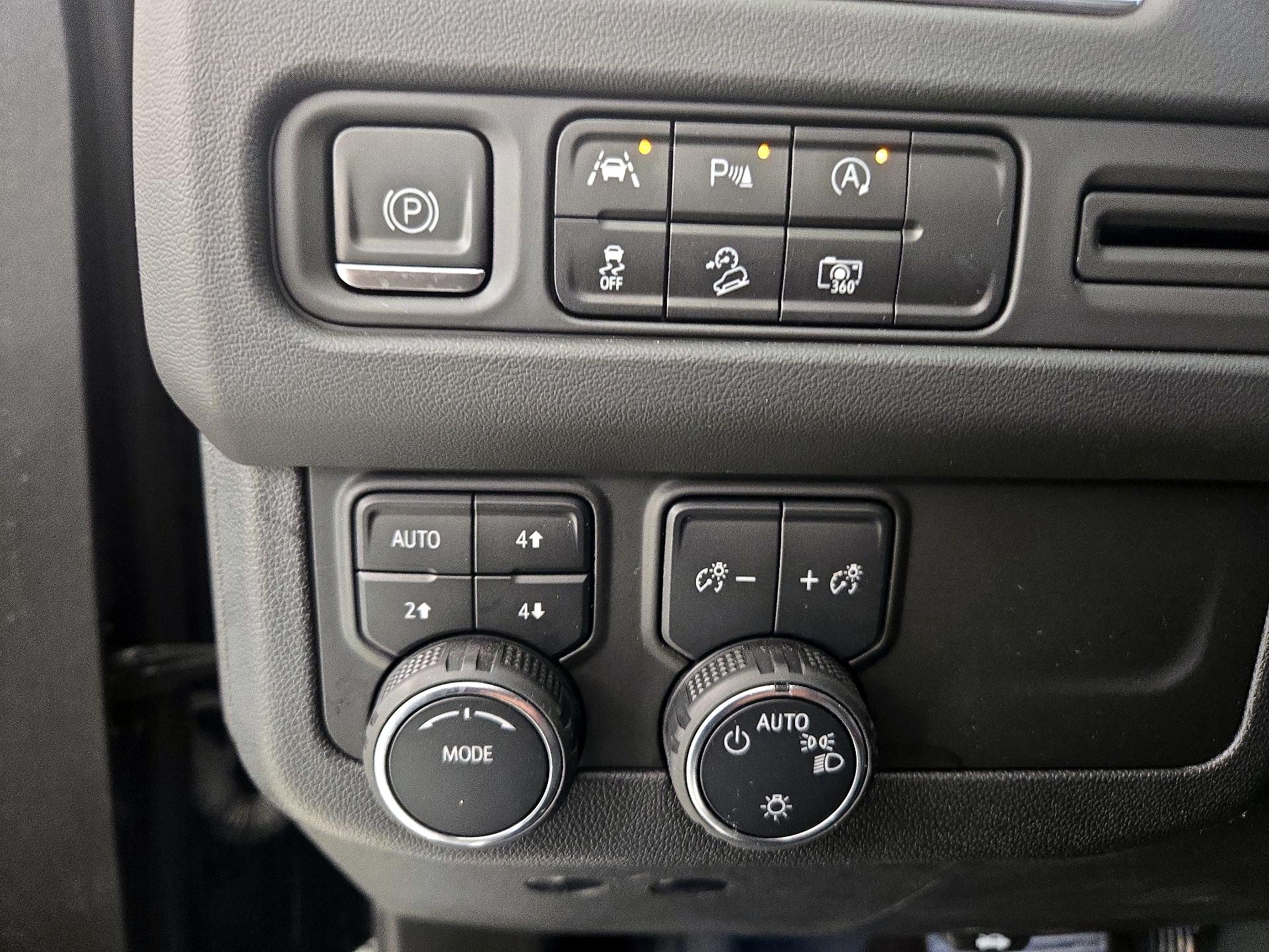 Thumbnail: 2023 Chevrolet Tahoe - 13