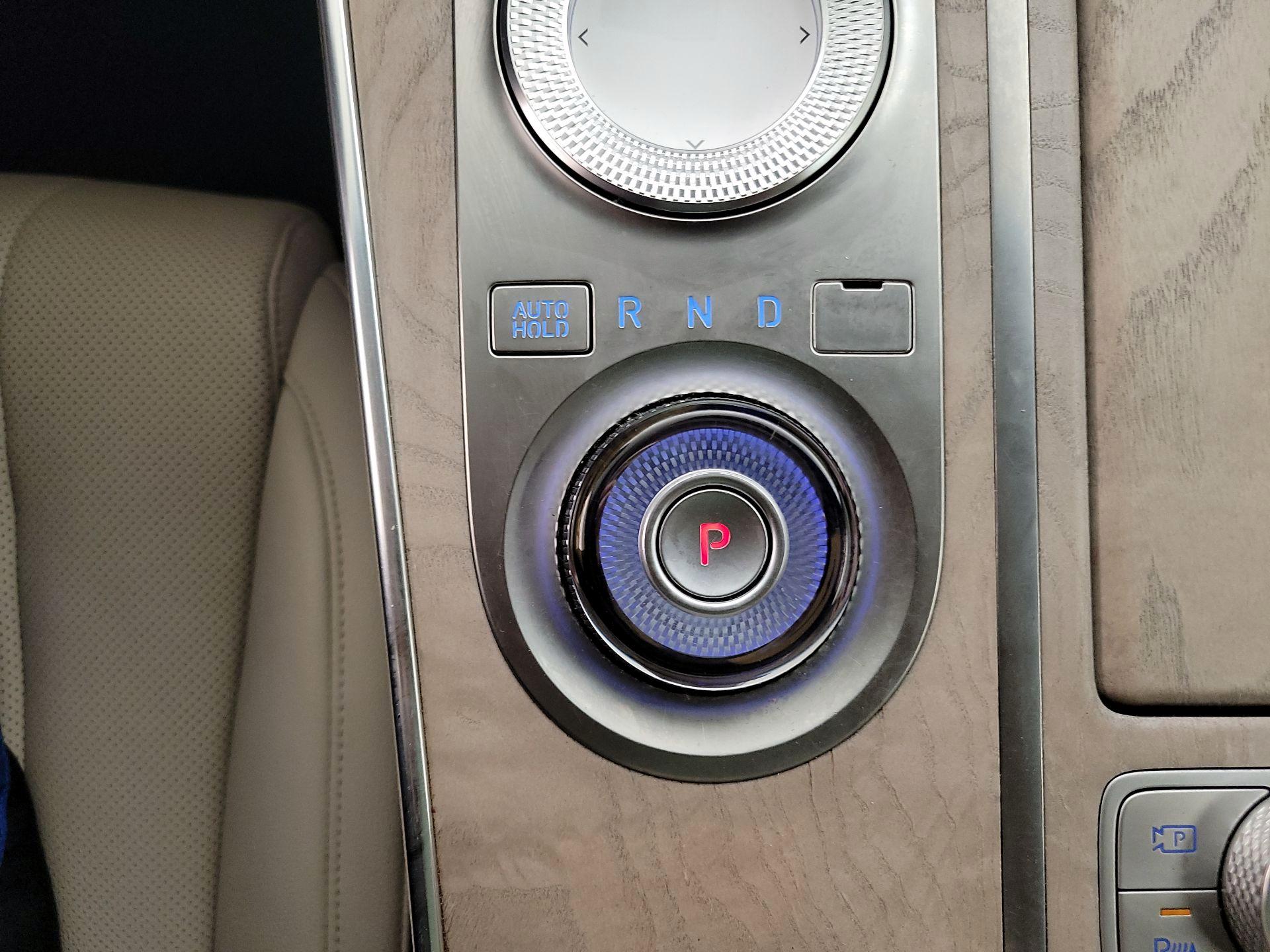 Thumbnail: 2021 Genesis GV80 - 17