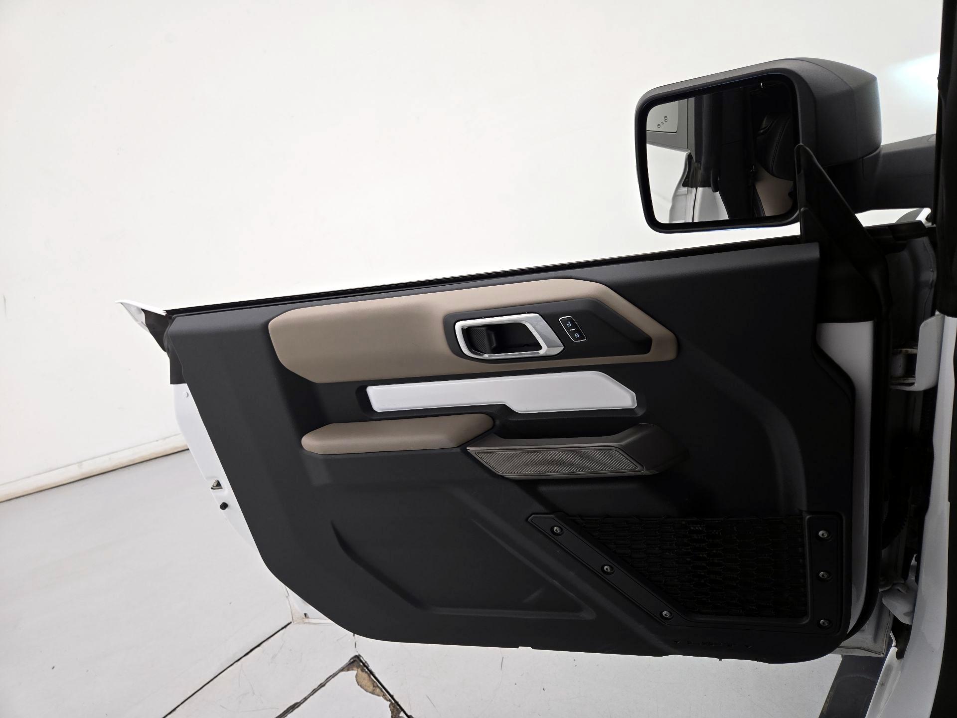 Thumbnail: 2022 Ford Bronco - 12