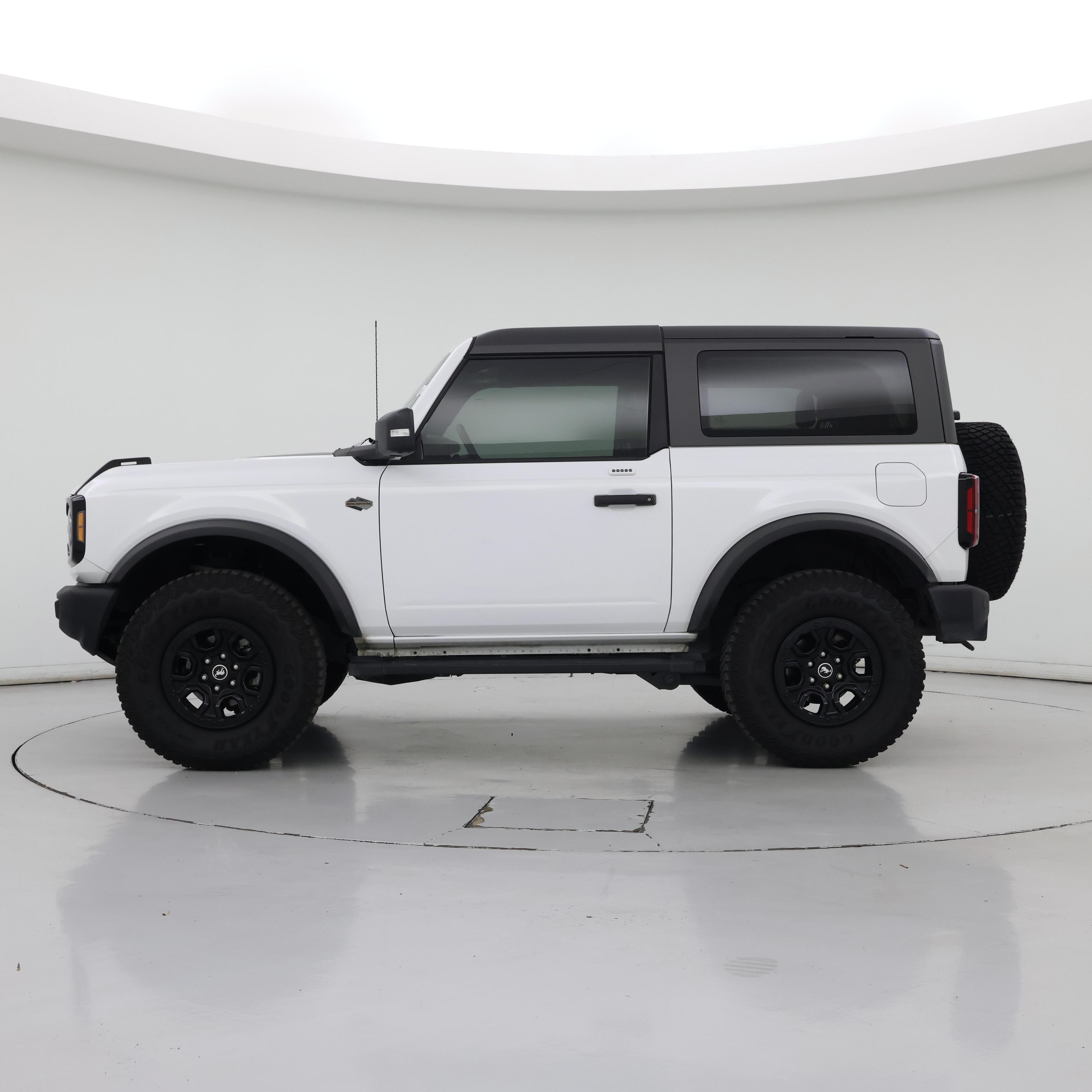 Thumbnail: 2022 Ford Bronco - 3