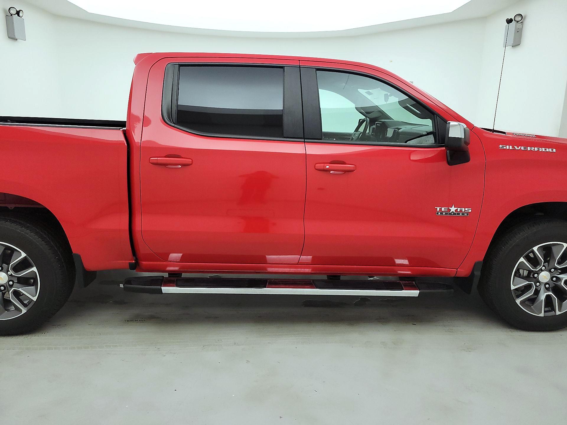 Thumbnail: 2025 Chevrolet Silverado 1500 - 4