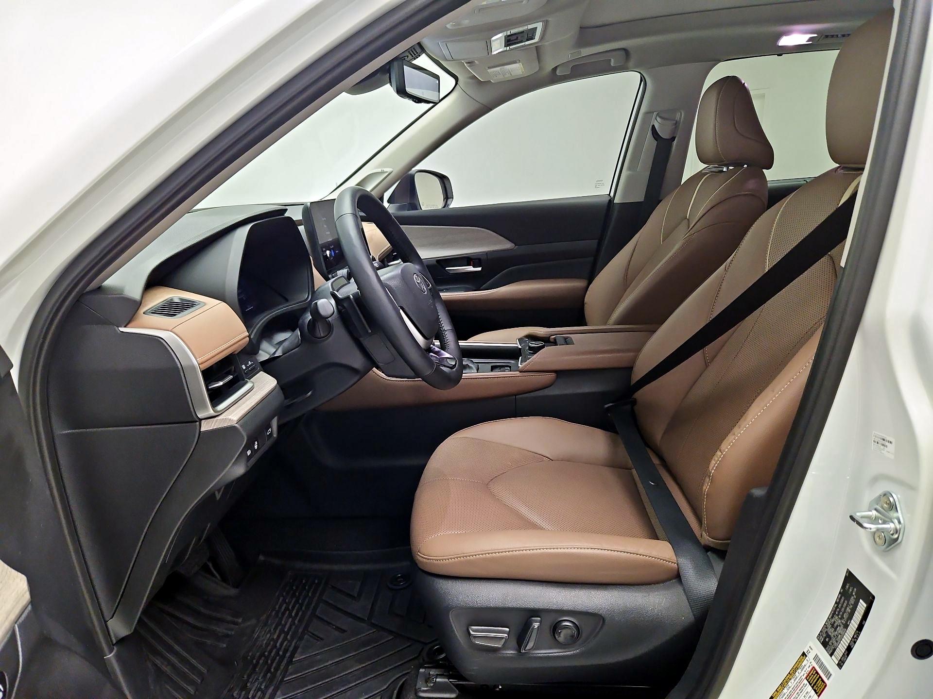 Thumbnail: 2025 Toyota Grand Highlander - 11