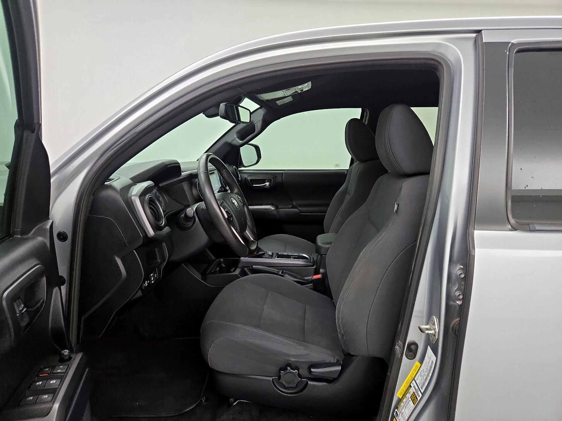 Thumbnail: 2019 Toyota Tacoma - 11