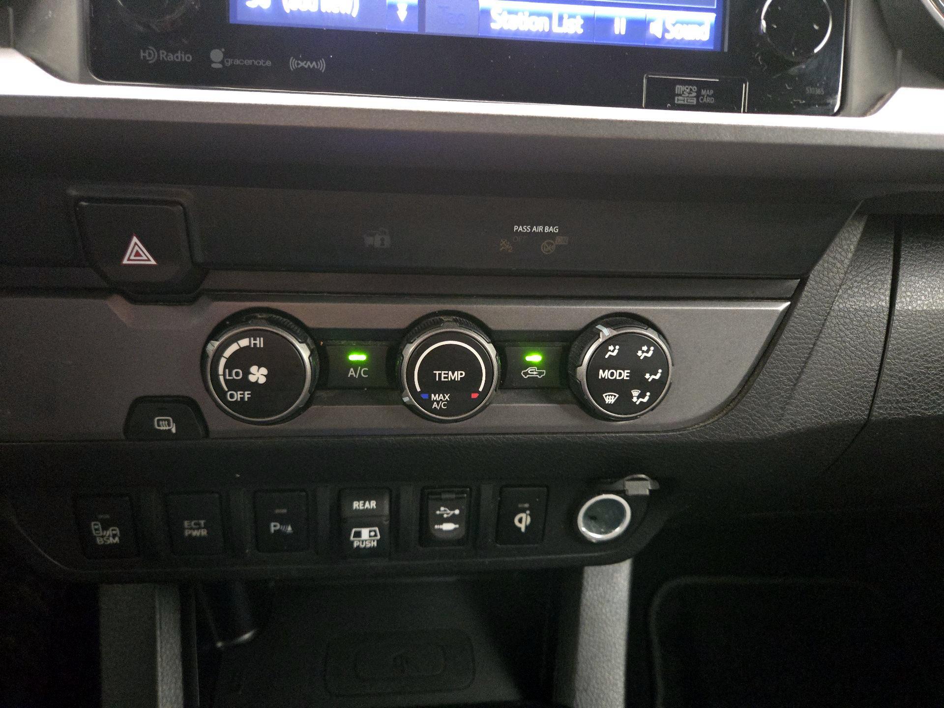 Thumbnail: 2019 Toyota Tacoma - 16