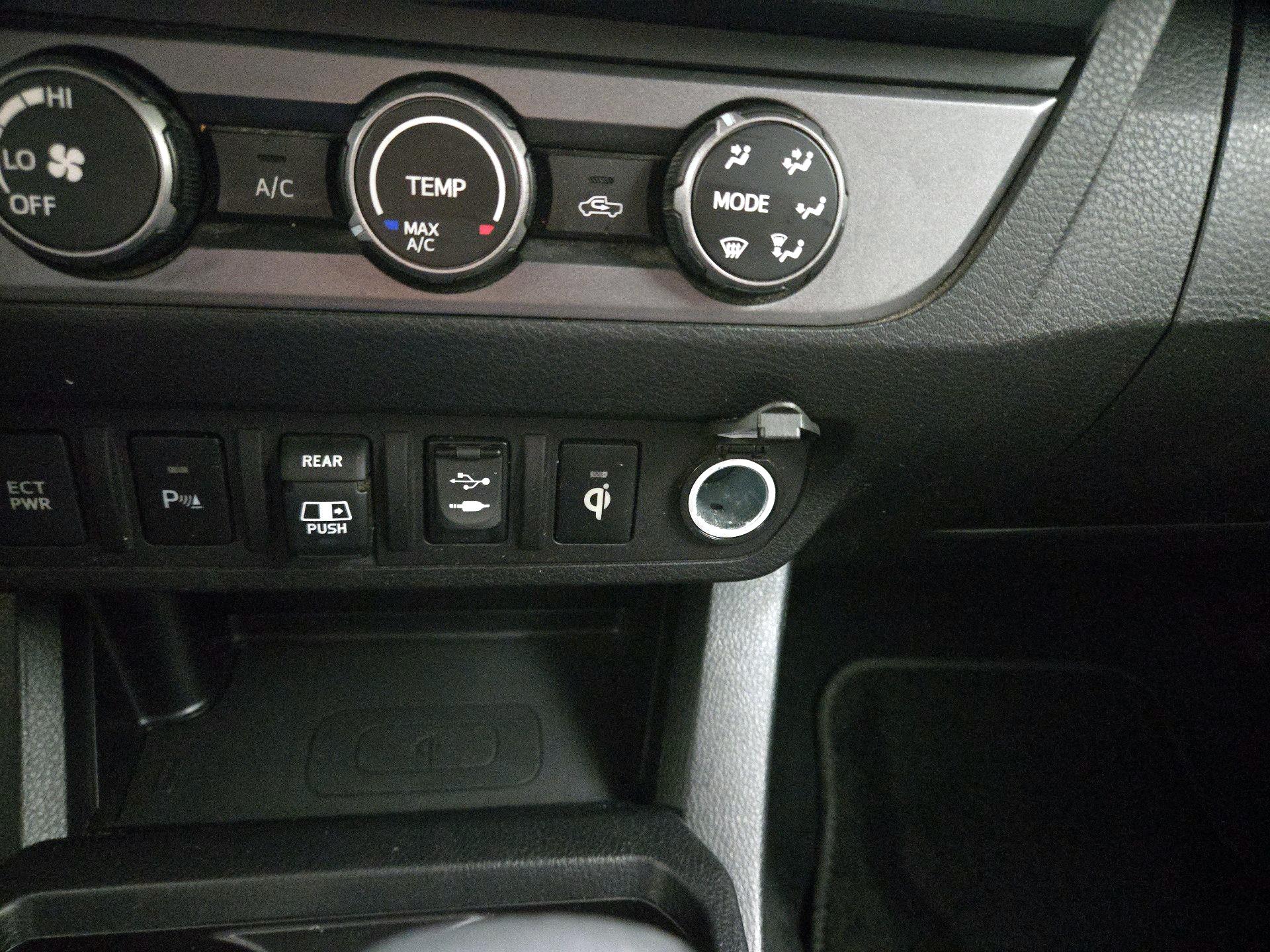 Thumbnail: 2019 Toyota Tacoma - 18