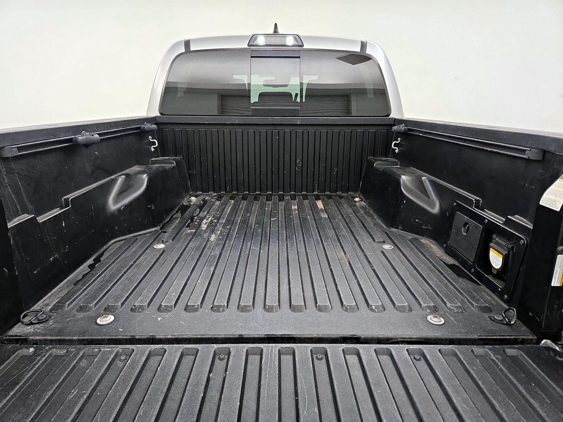 Thumbnail: 2019 Toyota Tacoma - 20