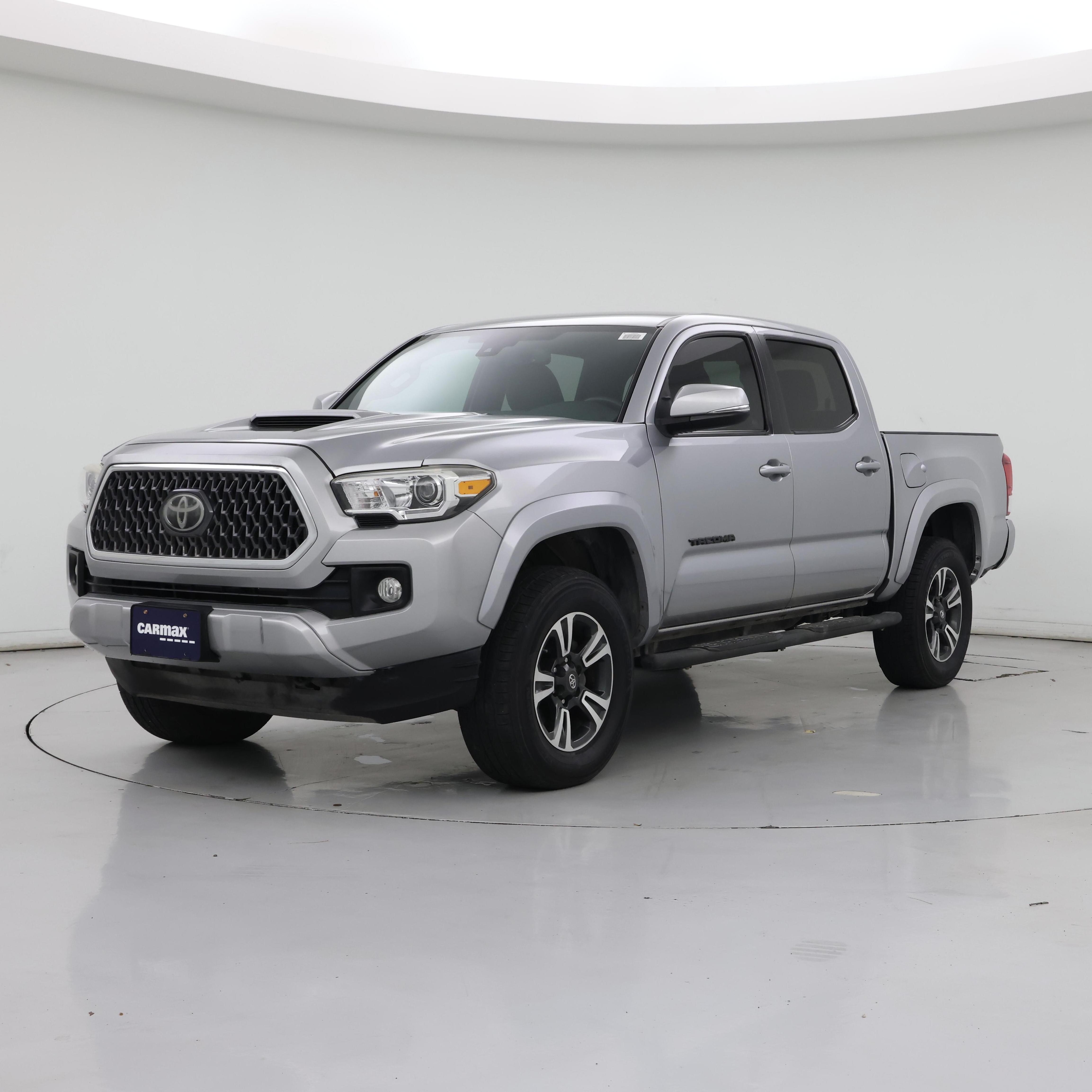 Thumbnail: 2019 Toyota Tacoma - 4