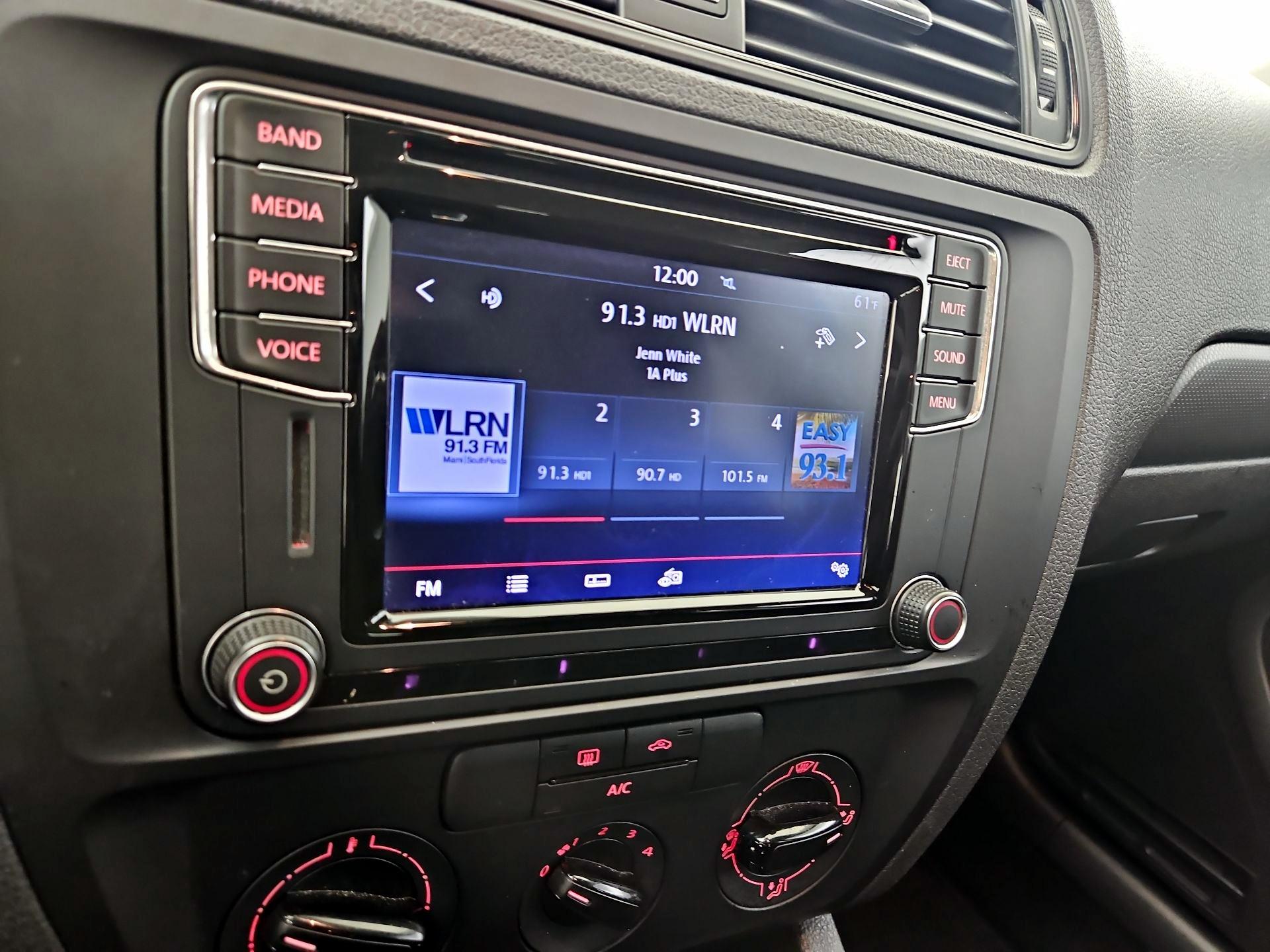 Thumbnail: 2016 Volkswagen Jetta - 15