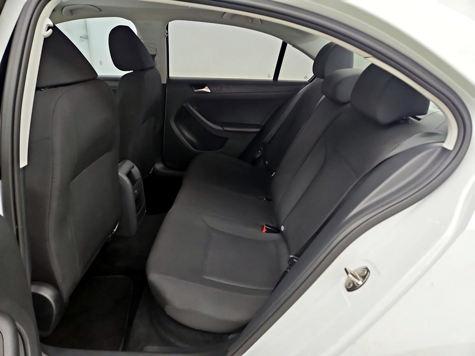 Thumbnail: 2016 Volkswagen Jetta - 19