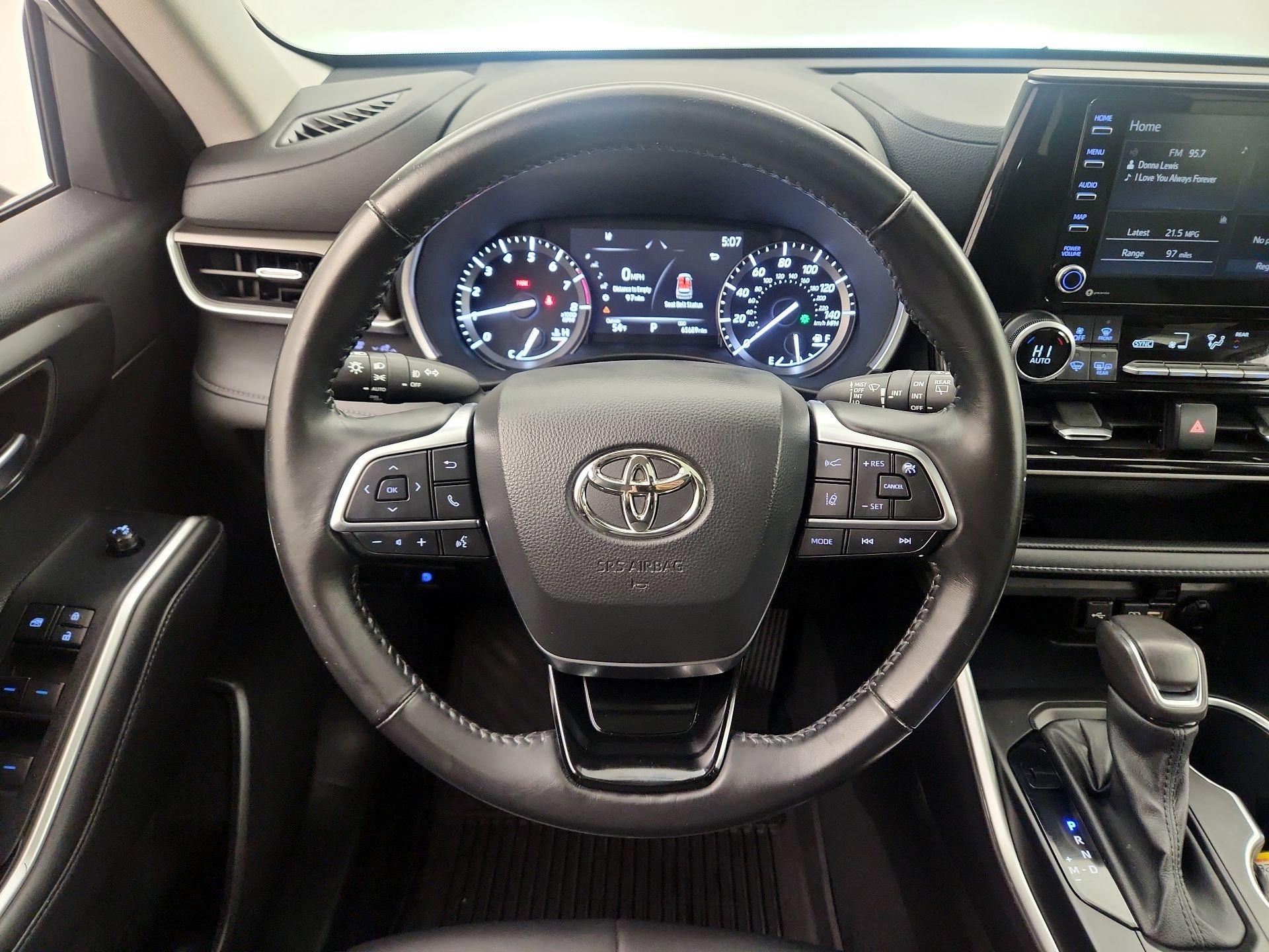 Thumbnail: 2021 Toyota Highlander - 10