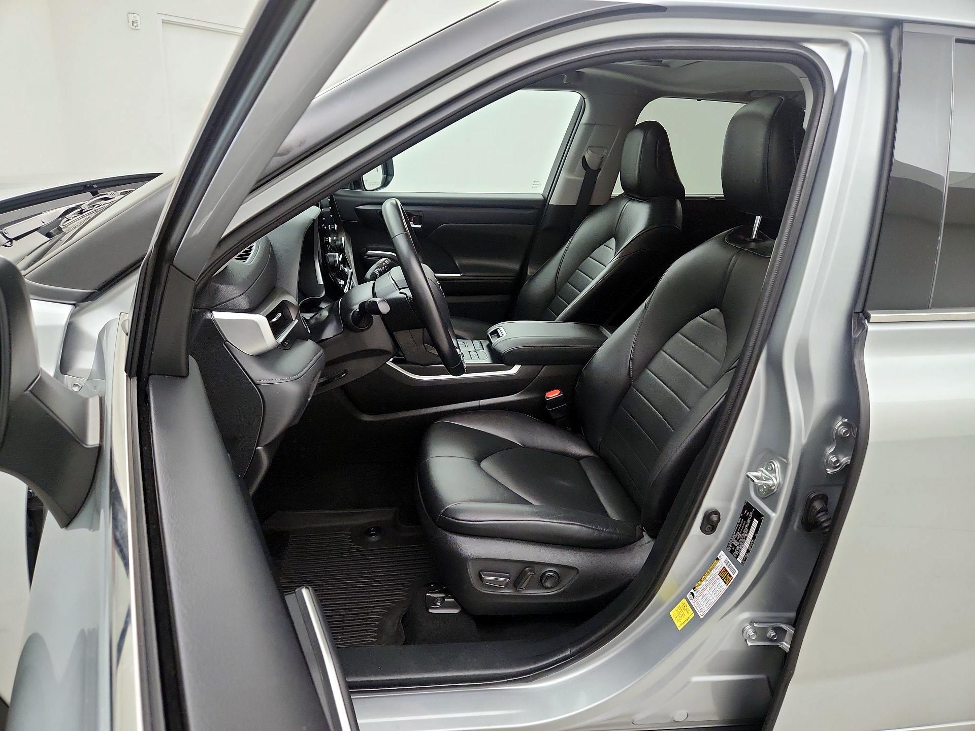 Thumbnail: 2021 Toyota Highlander - 11