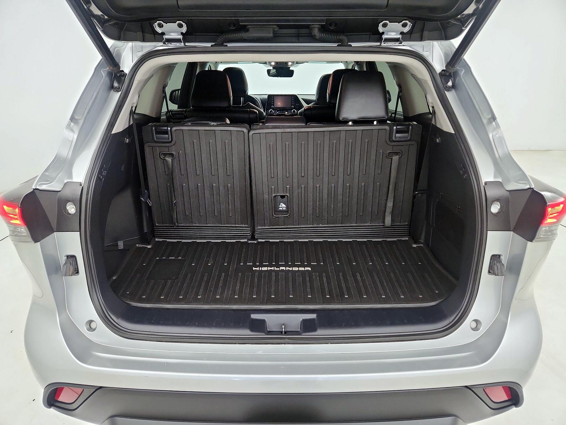 Thumbnail: 2021 Toyota Highlander - 16