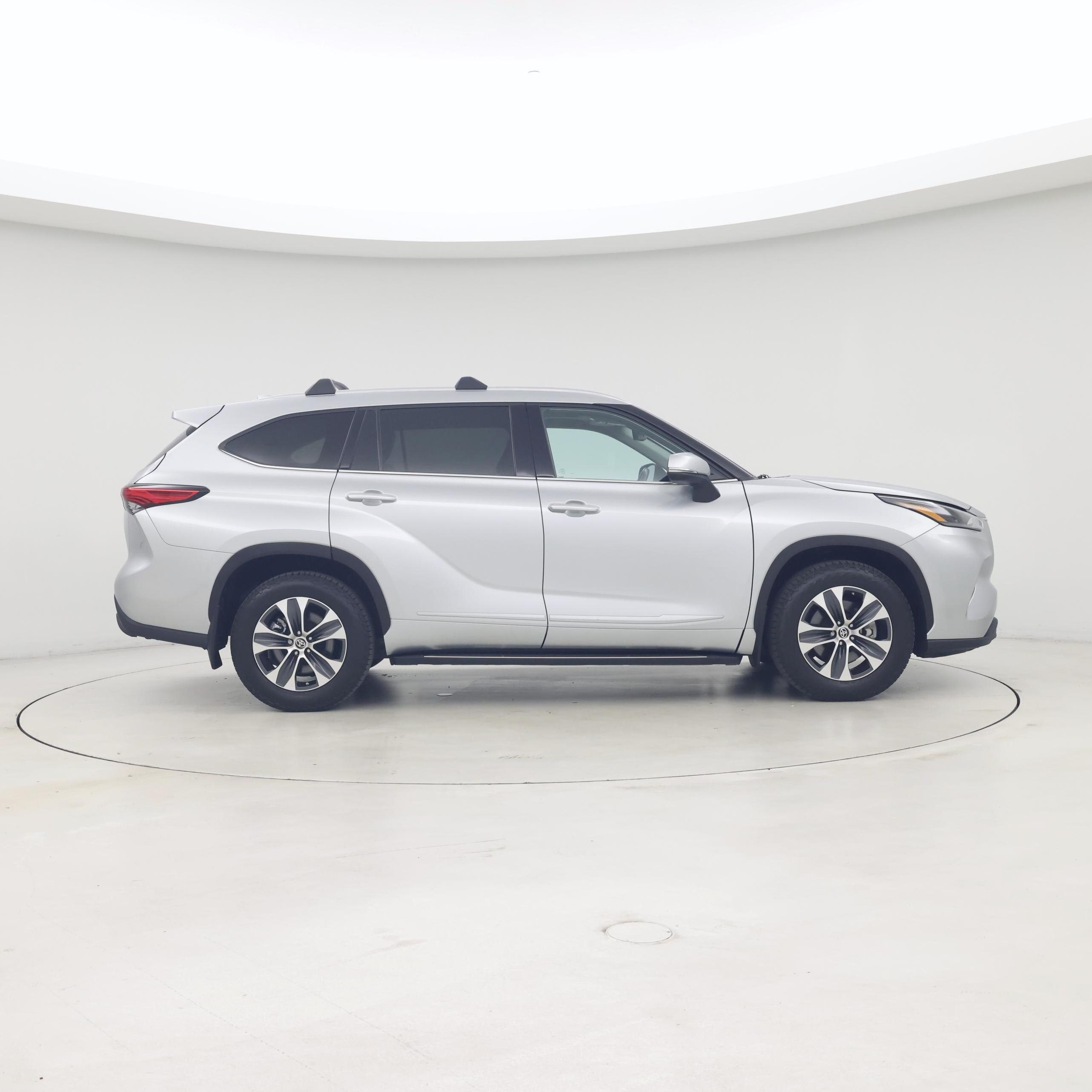 Thumbnail: 2021 Toyota Highlander - 7