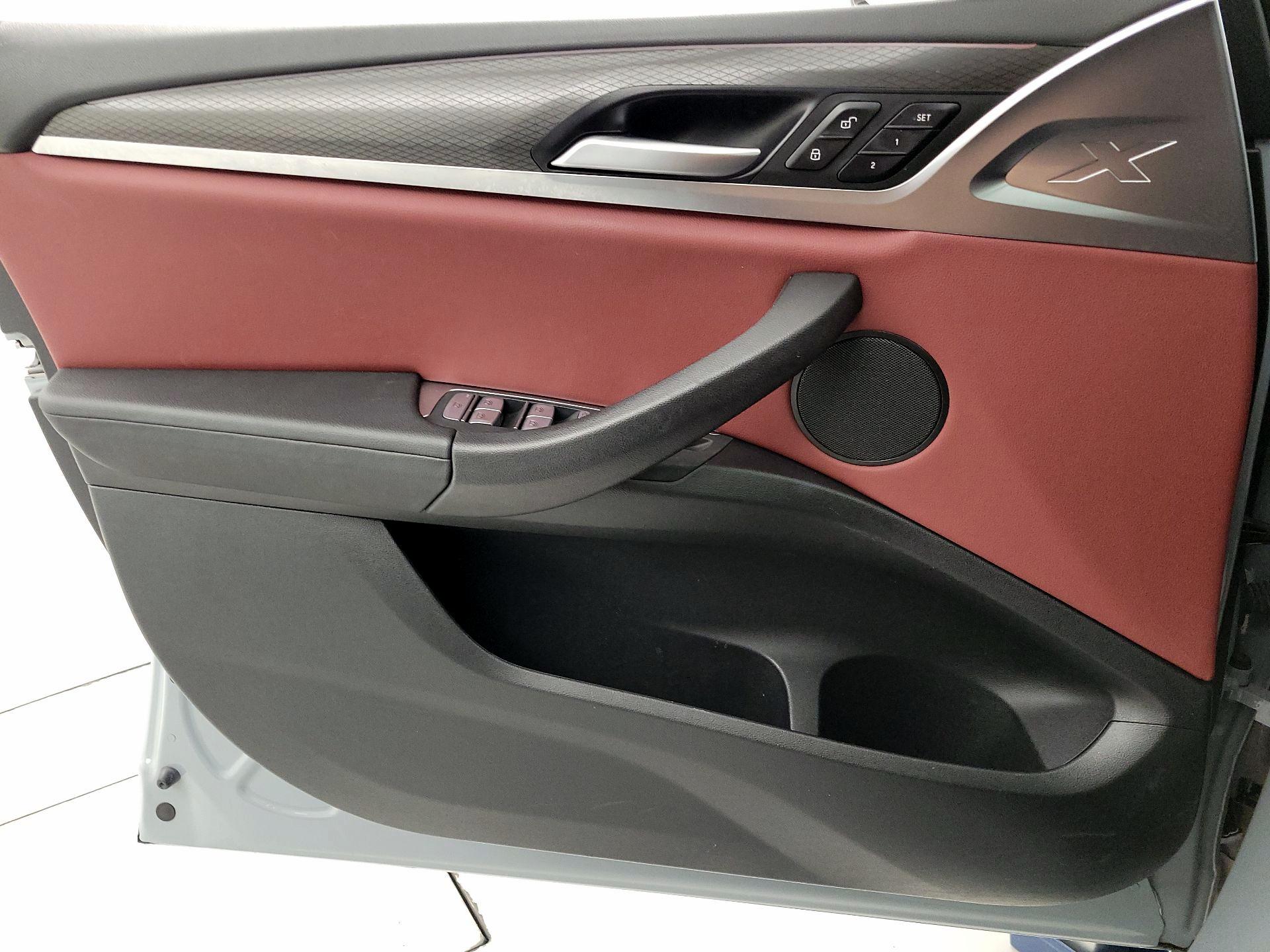 Thumbnail: 2024 BMW X4 - 12