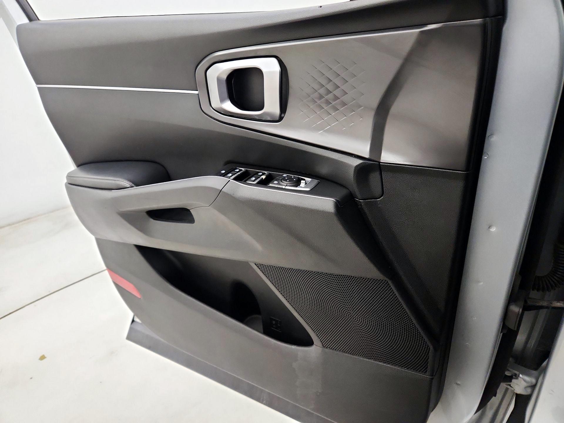 Thumbnail: 2021 Kia Sorento - 12