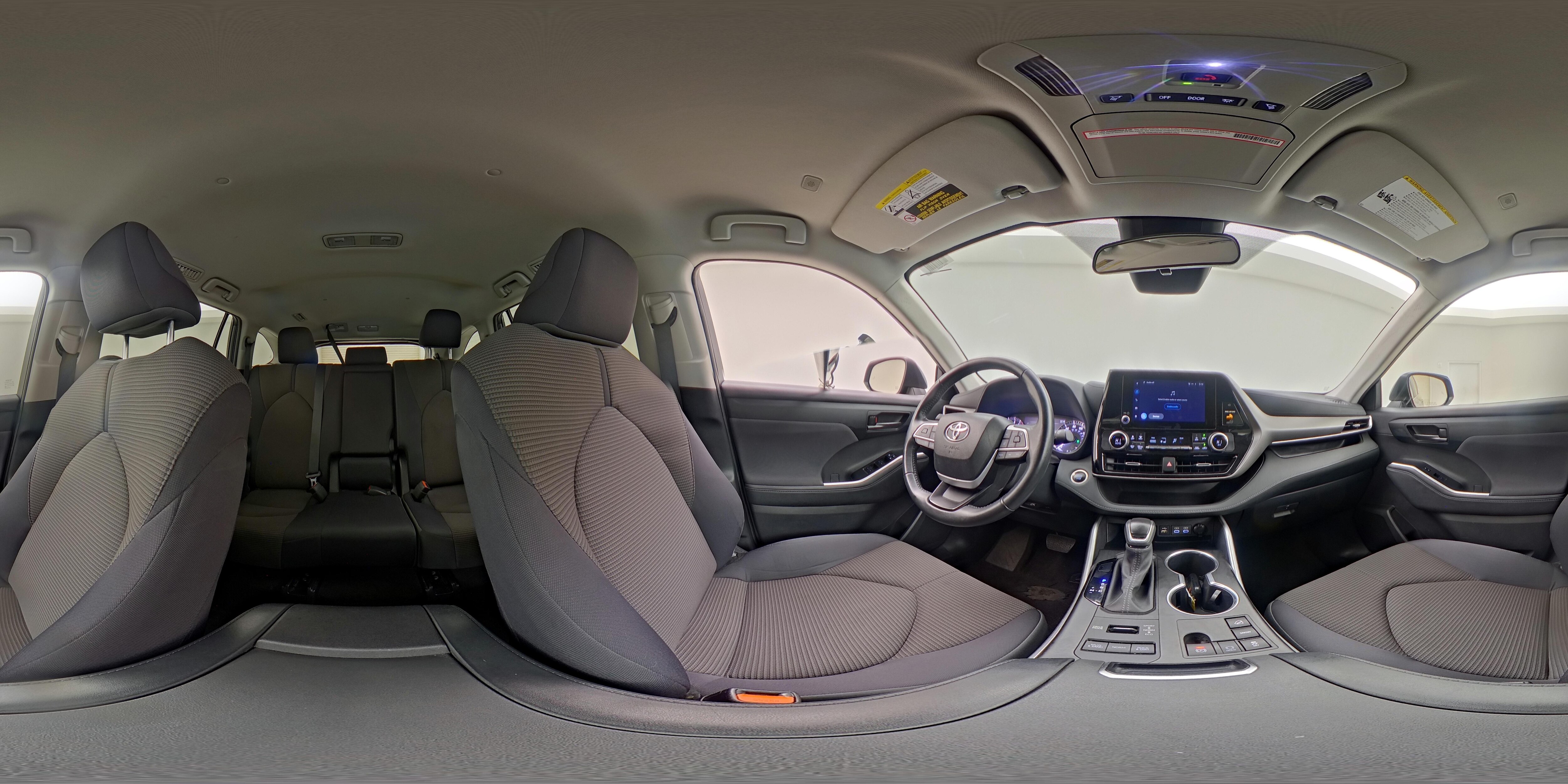 2024 Toyota Highlander LE - Photo 25