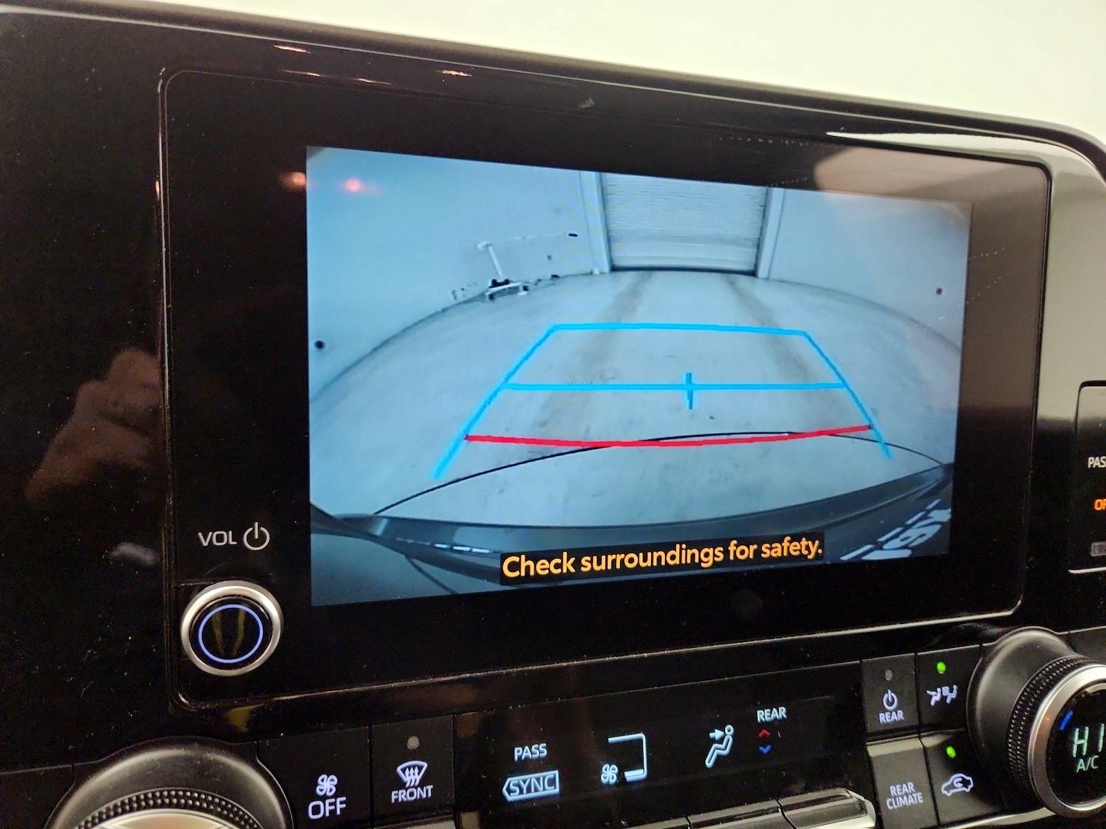 2024 Toyota Highlander LE - Photo 15
