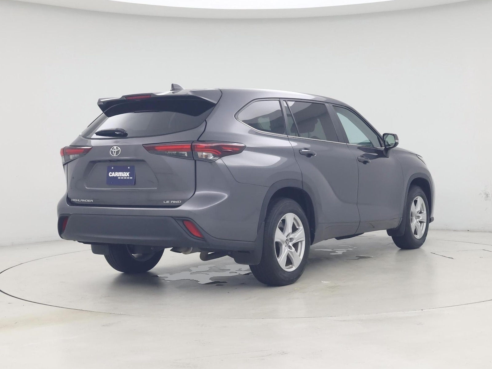 2024 Toyota Highlander LE - Photo 9
